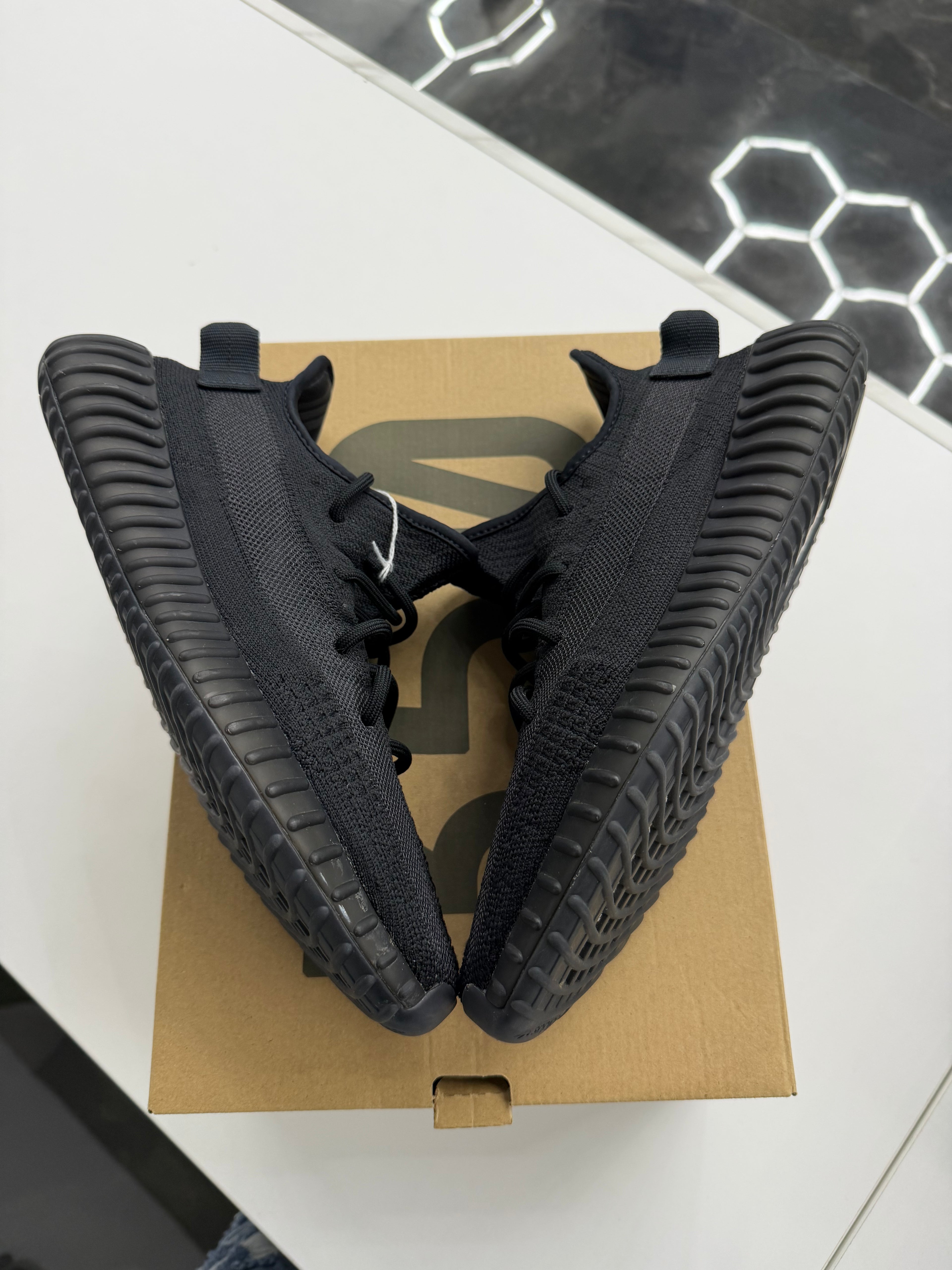 Adidas Yeezy 350 V2 Onyx