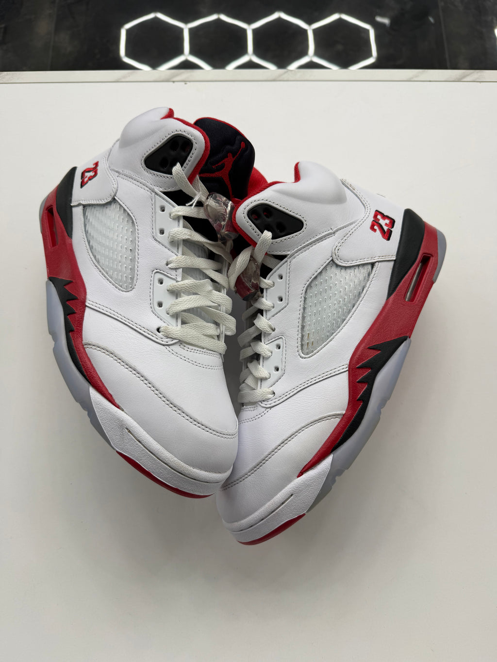 Jordan 5 Retro in the 'Fire Red' (NO BOX)