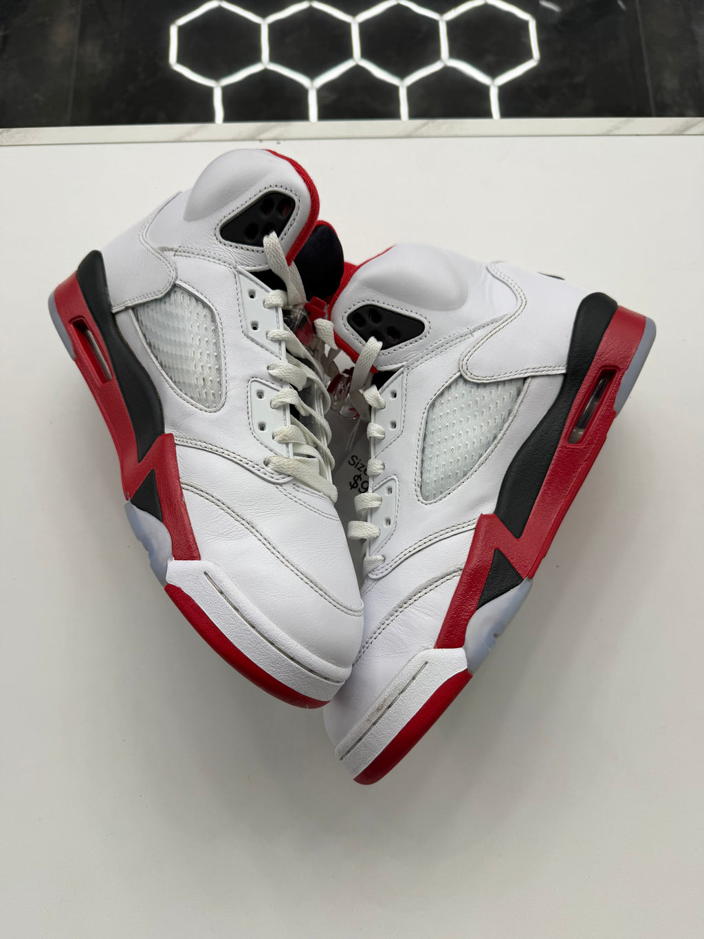 Jordan 5 Retro in the 'Fire Red' (NO BOX)