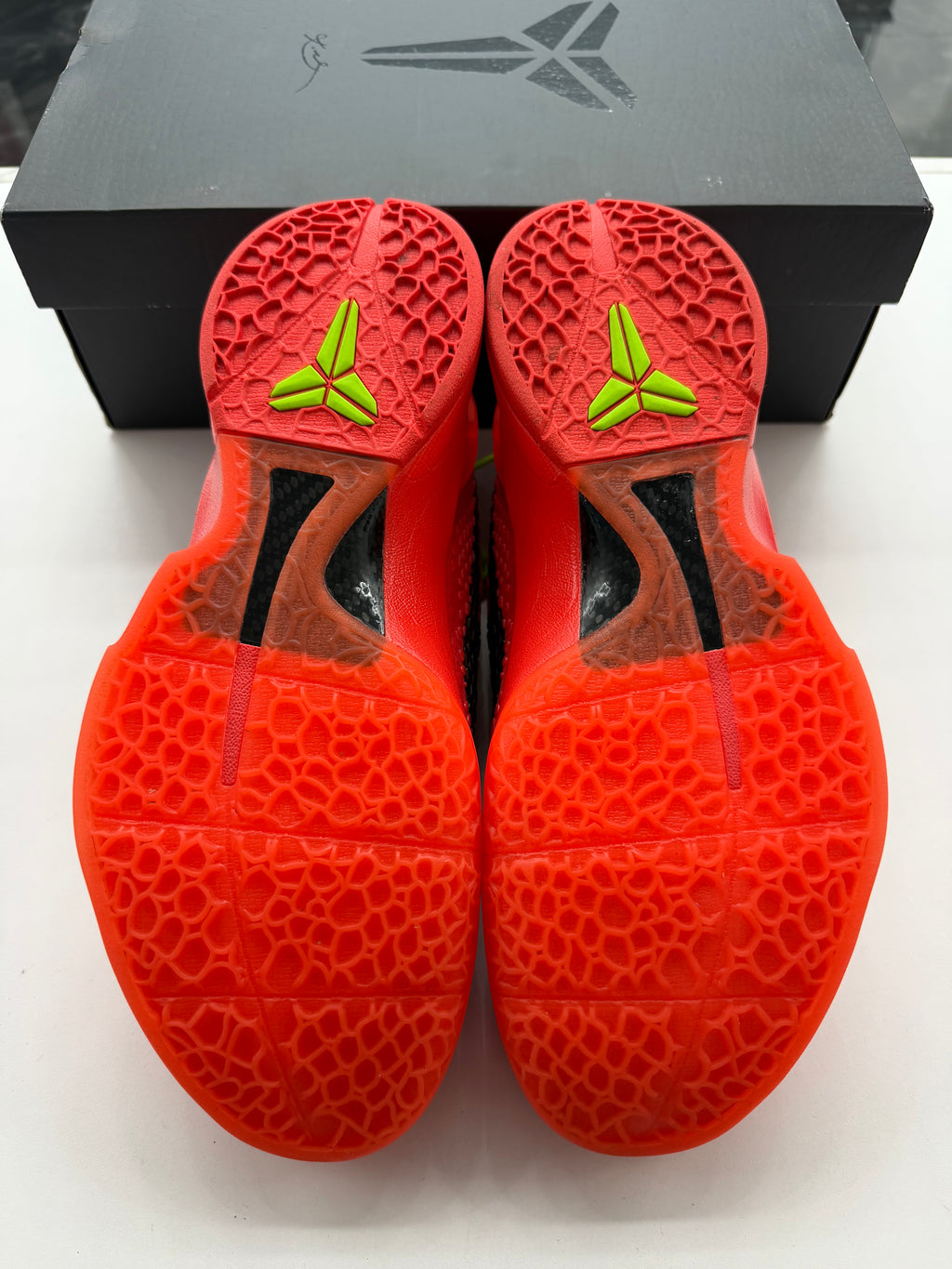 Kobe 6 Protro Reverse Grinch