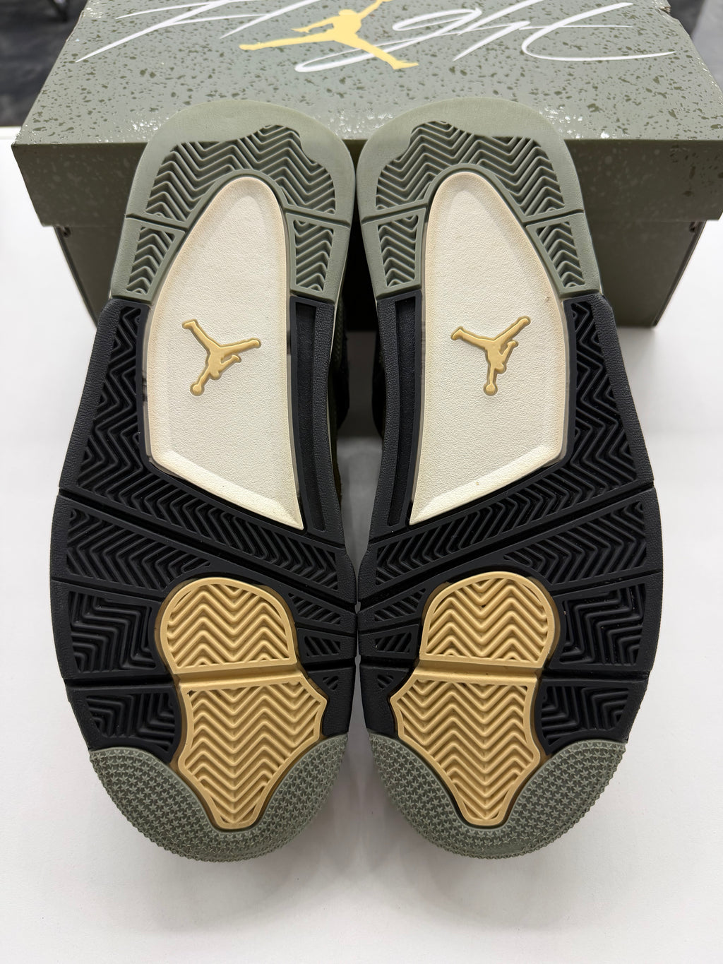 Jordan 4 Retro SE Craft Medium Olive