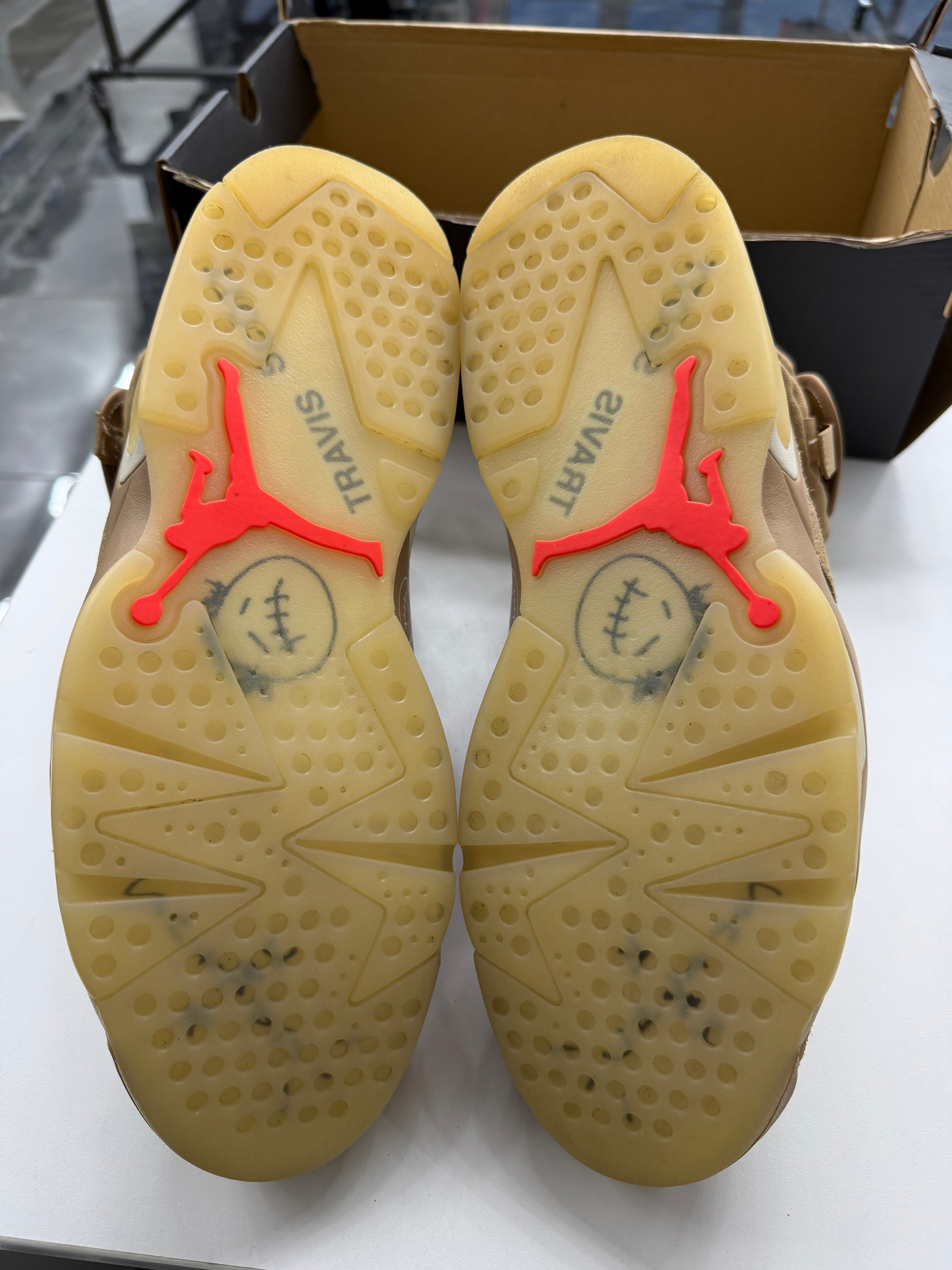 Jordan 6 Retro Travis Scott British Khaki (REPLACEMENT BOX)