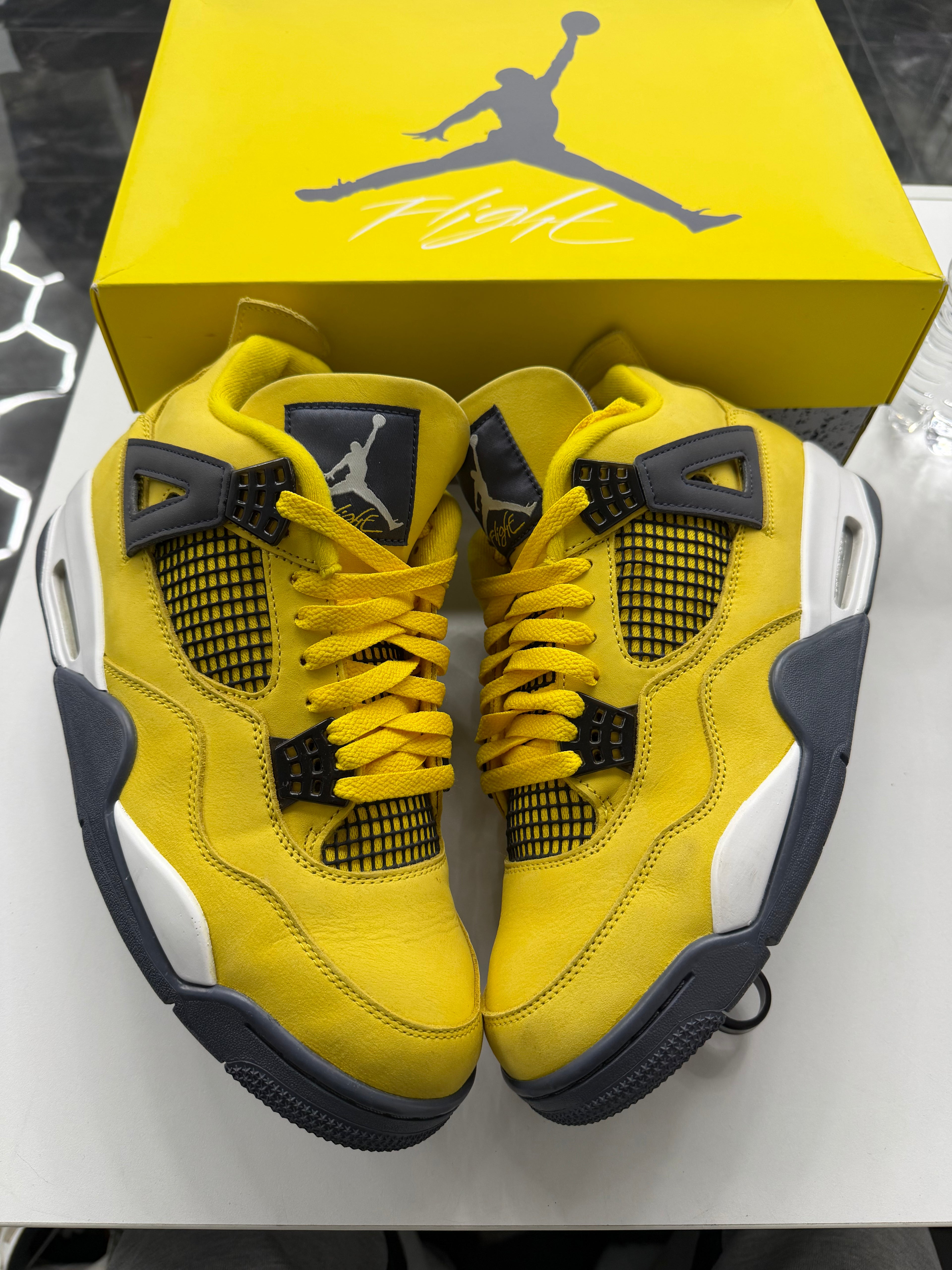 Jordan 4 Retro Lightning (2021)