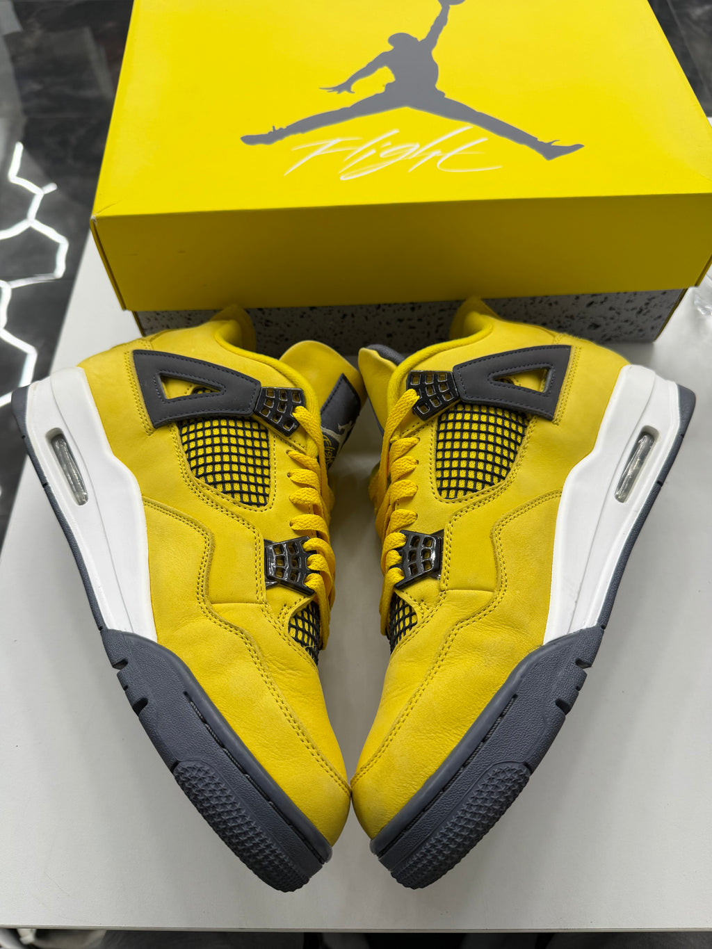 Jordan 4 Retro Lightning (2021)