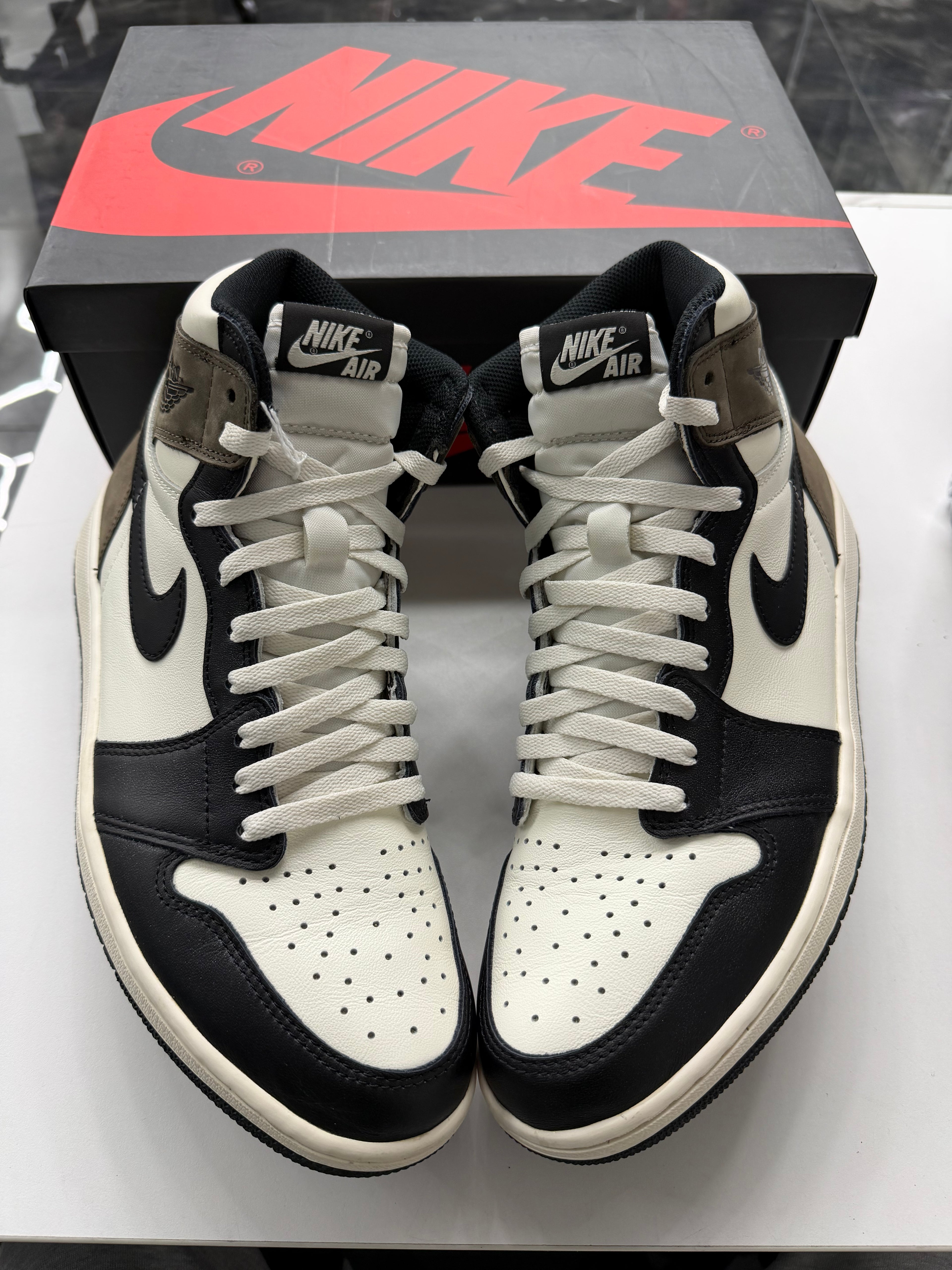 Jordan 1 Retro High Dark Mocha