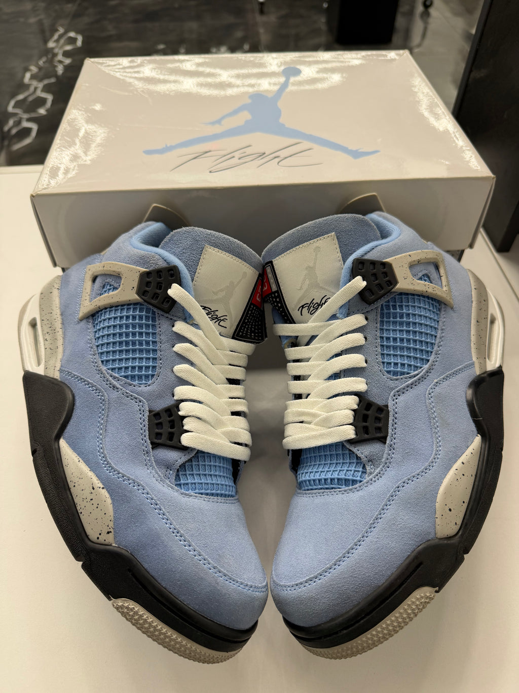 Jordan 4 Retro University Blue