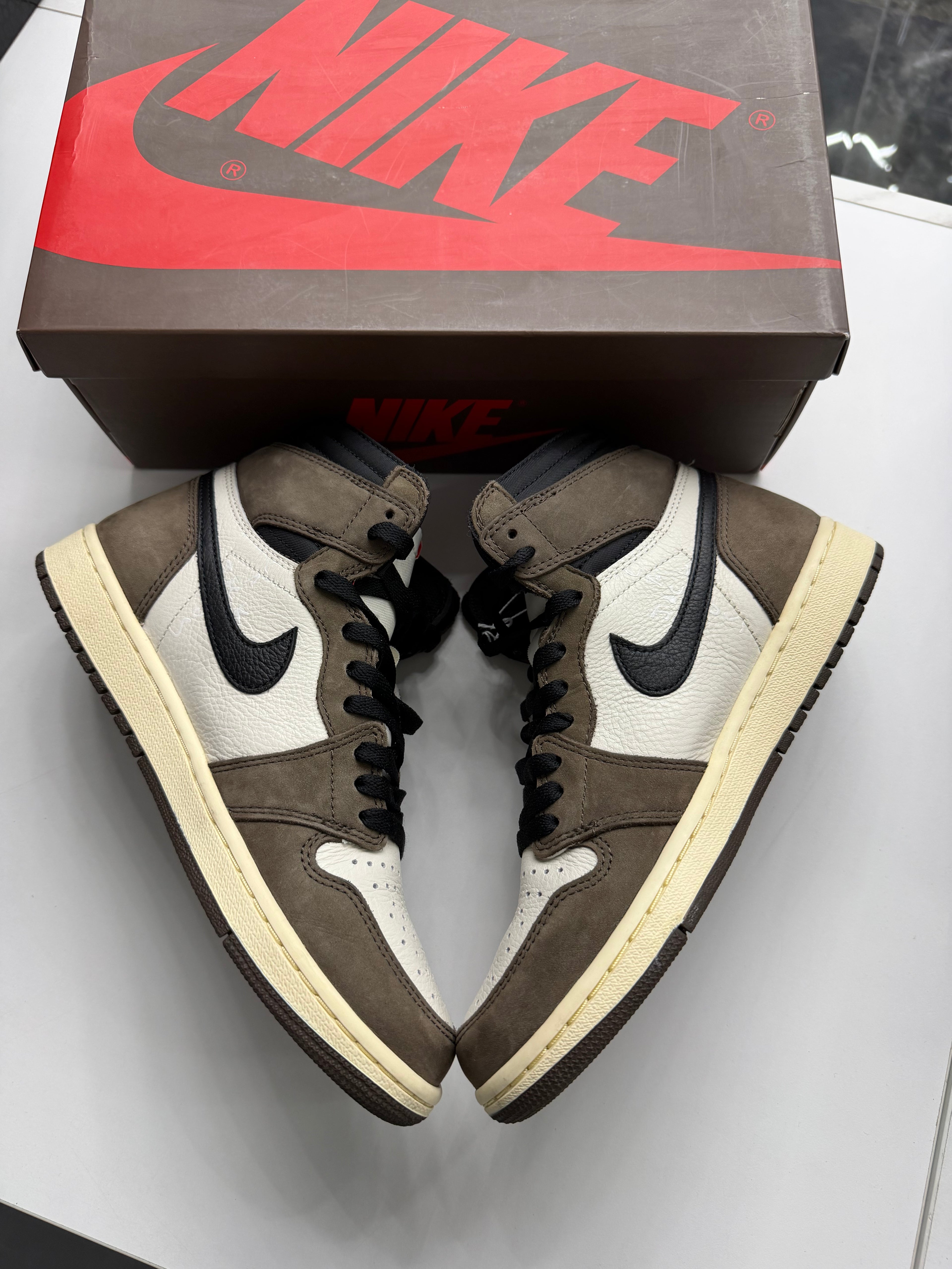 Jordan 1 Retro High OG SP Travis Scott  Mocha