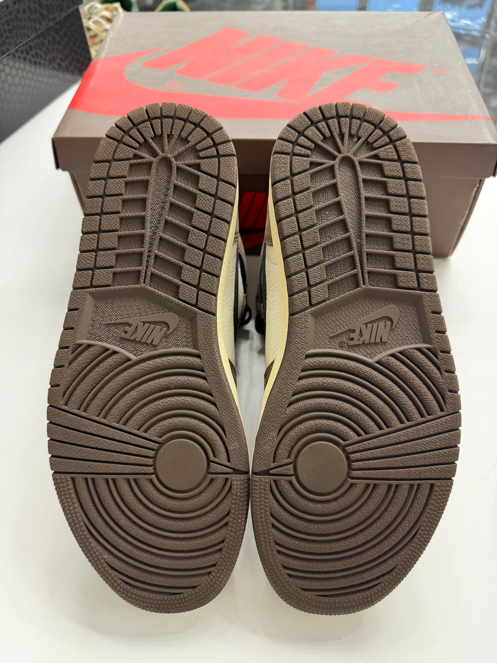 Jordan 1 Retro High OG SP Travis Scott  Mocha