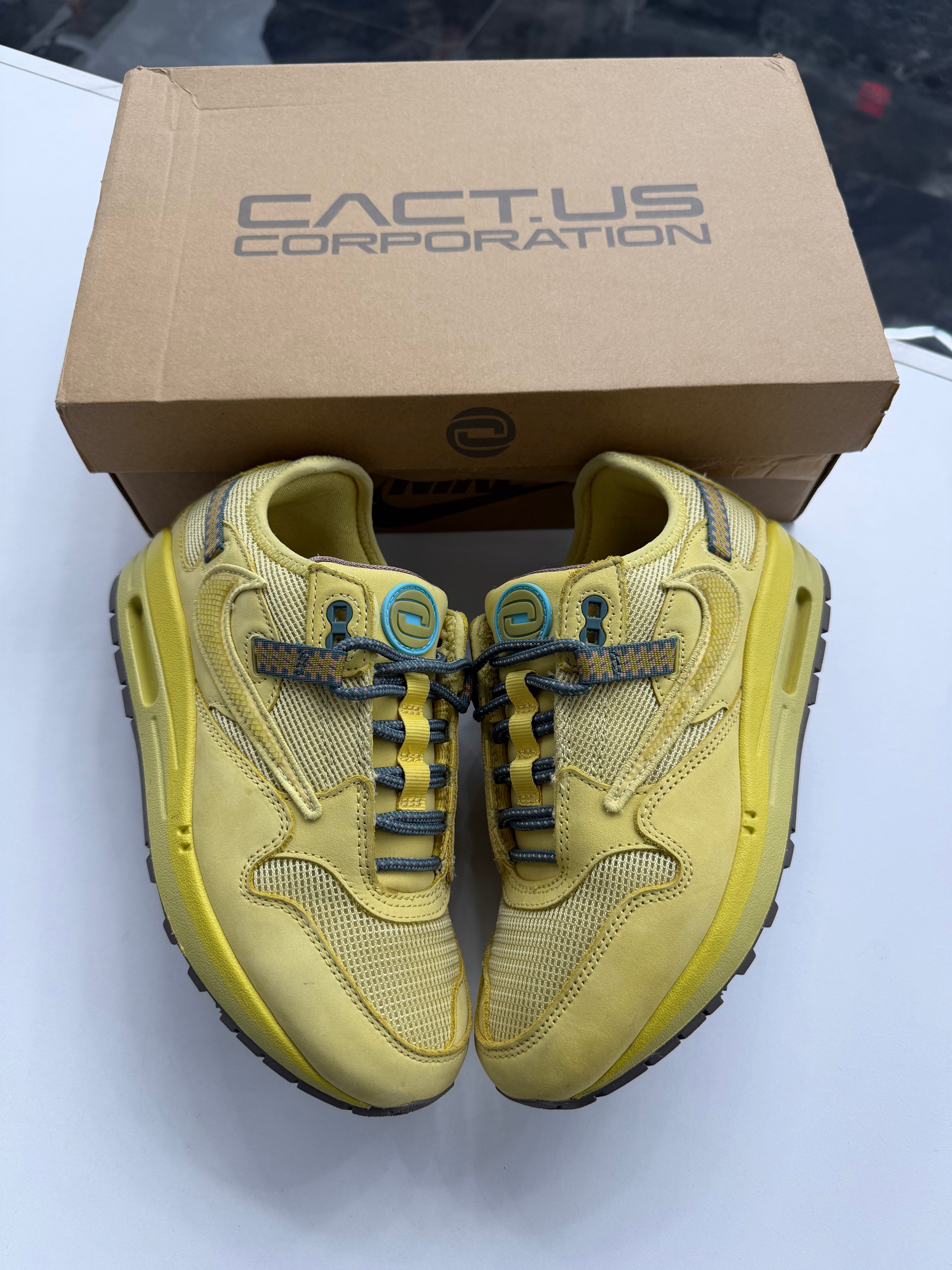 Air Max 1 Travis Scott Cactus Jack Saturn Gold