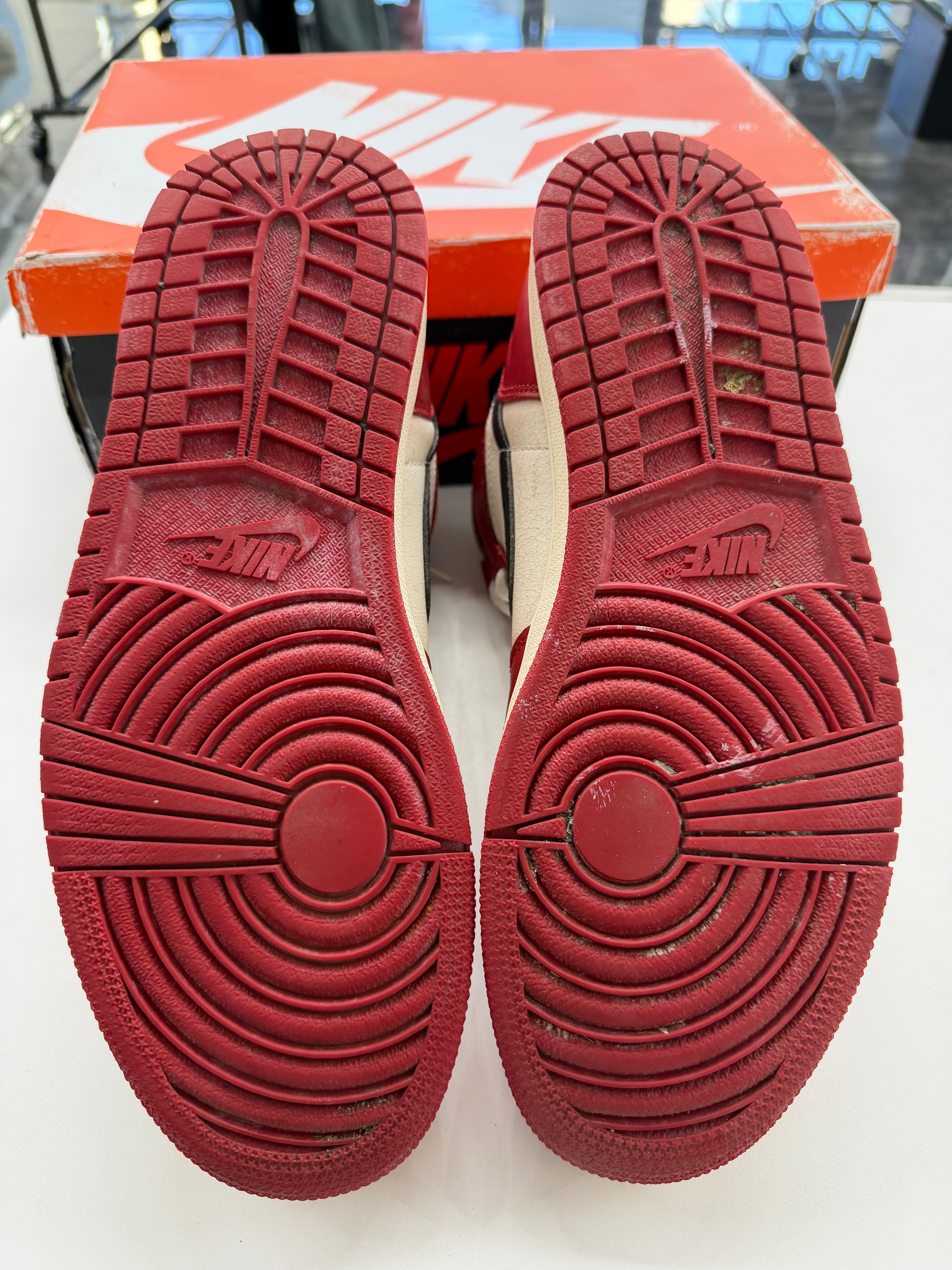 Jordan 1 Retro High OG Chicago Lost and Found