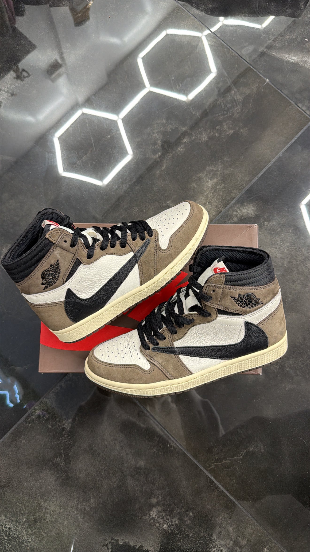 Jordan 1 Retro High OG SP Travis Scott  Mocha