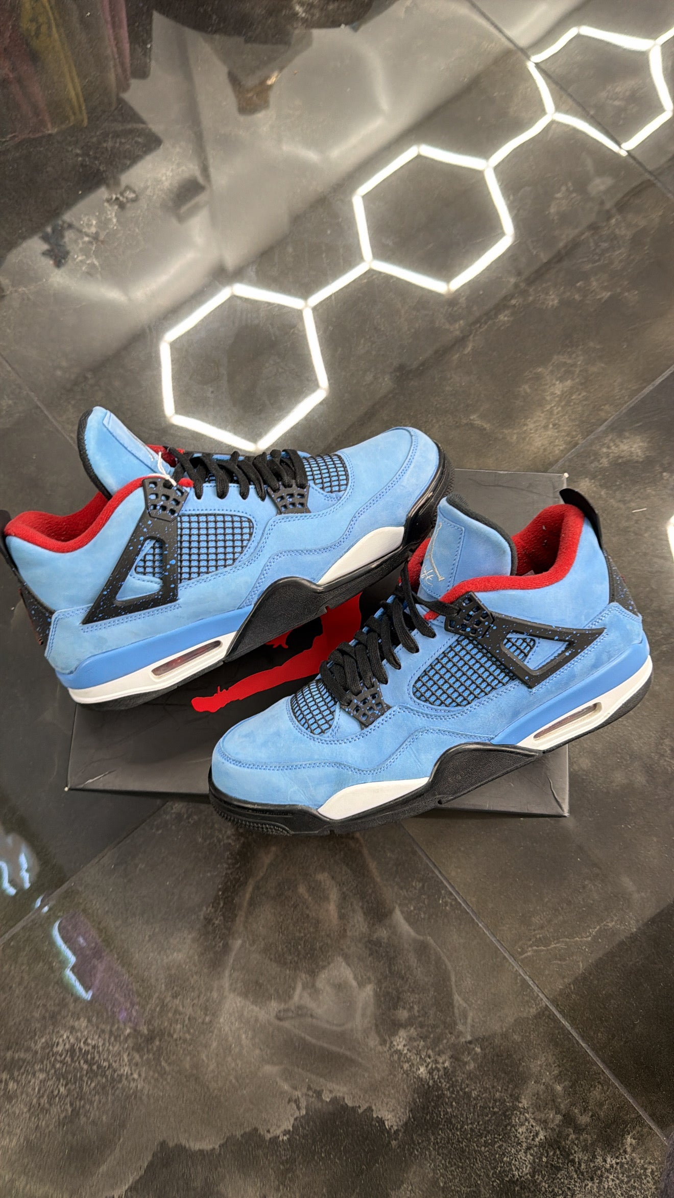 Jordan 4 Retro Travis Scott Cactus Jack
