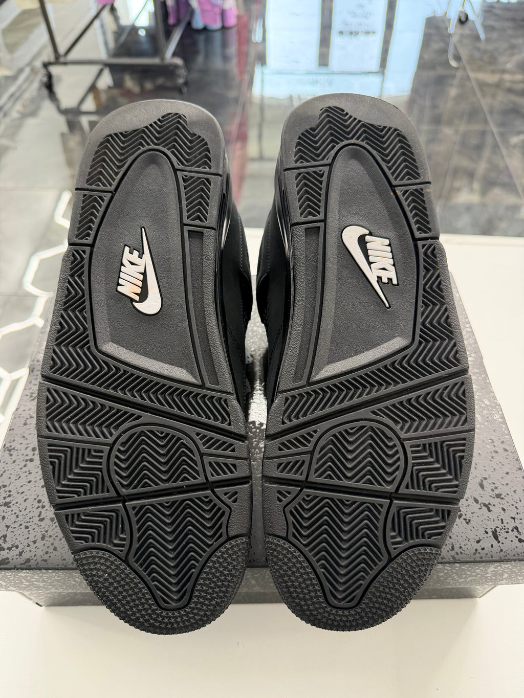 Jordan 4 Retro Black Cat (2025)