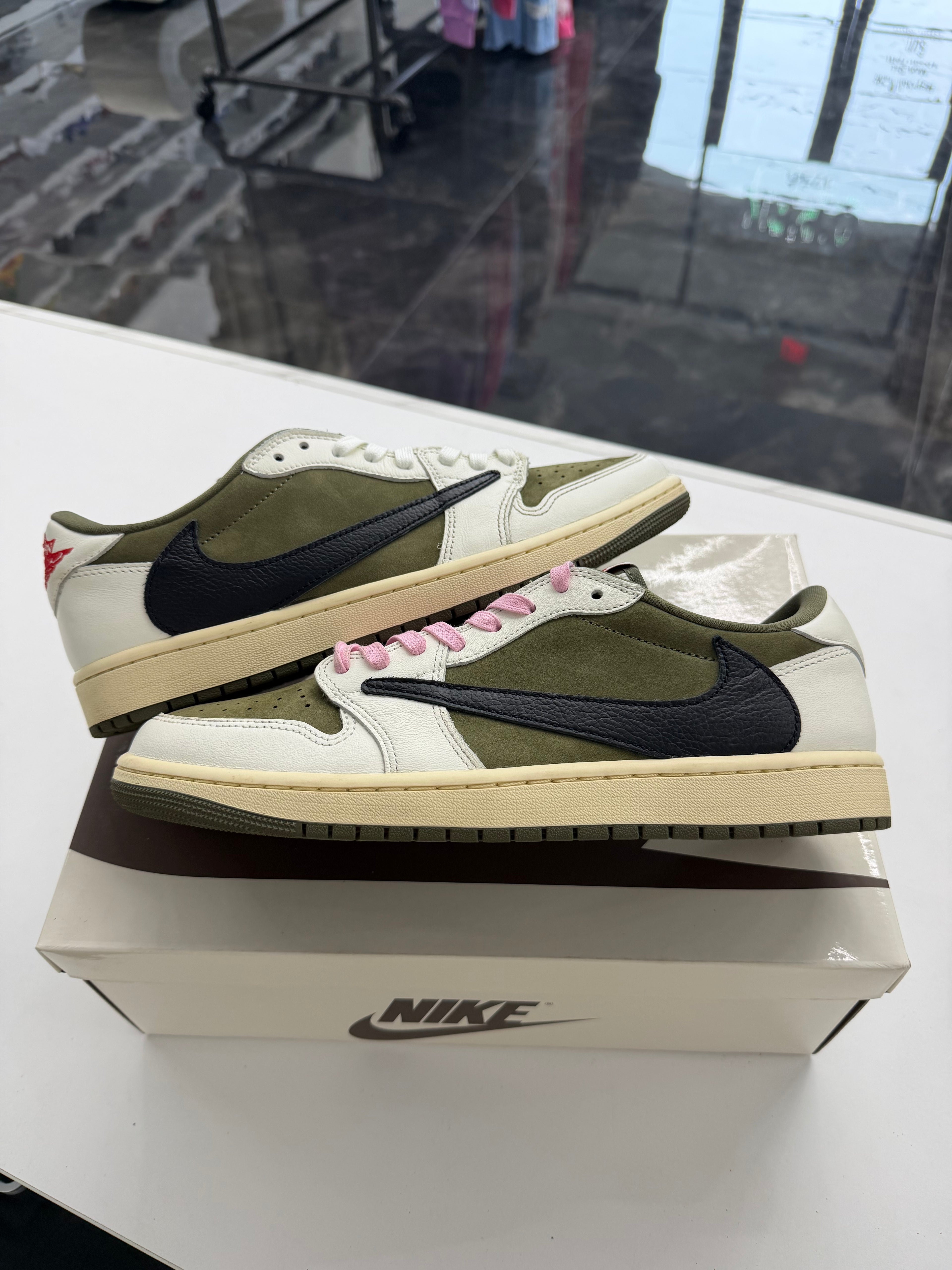 Jordan 1 Retro Low OG SP Travis Scott Medium Olive