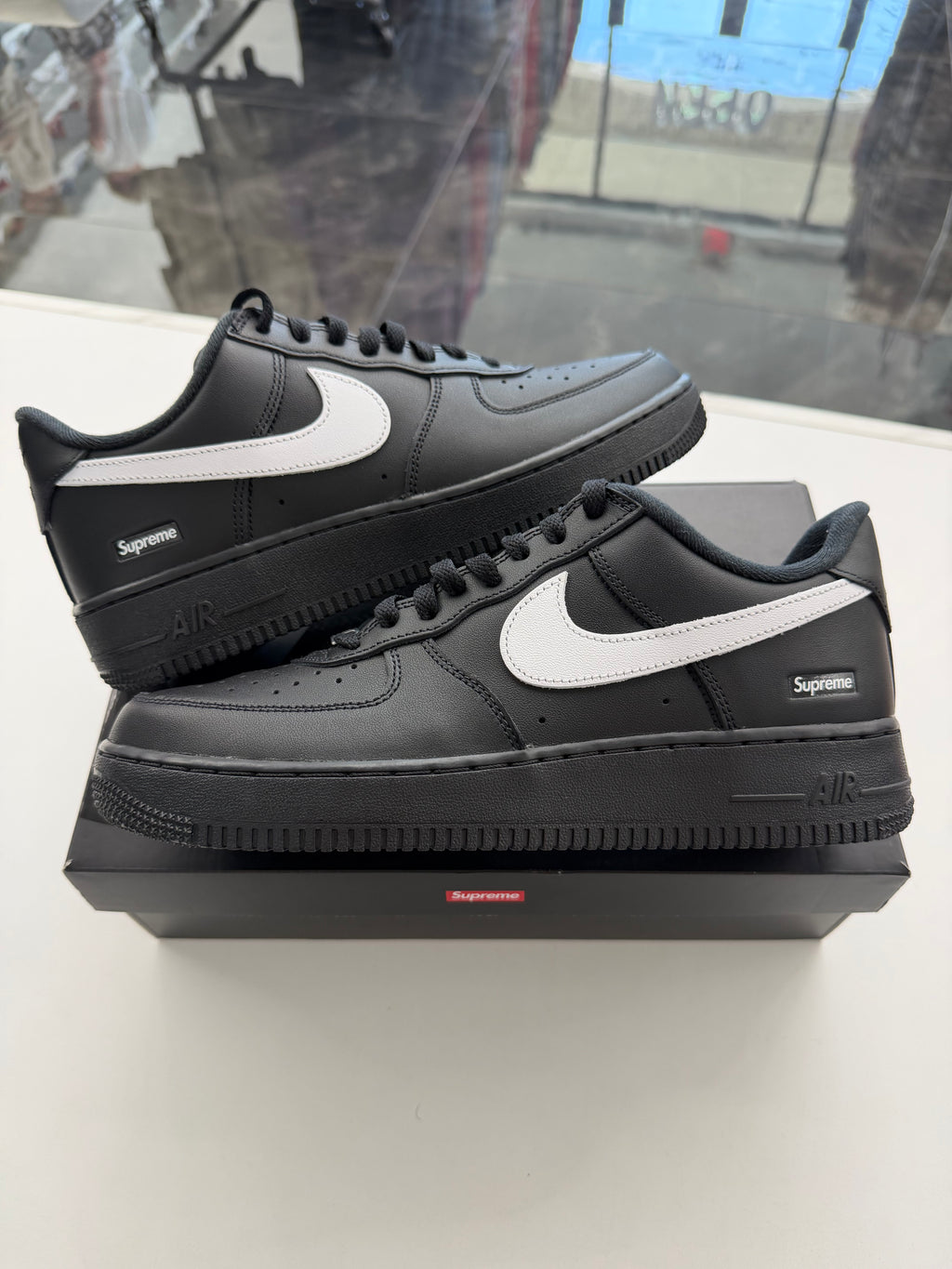 Air Force 1 Low Supreme Black White