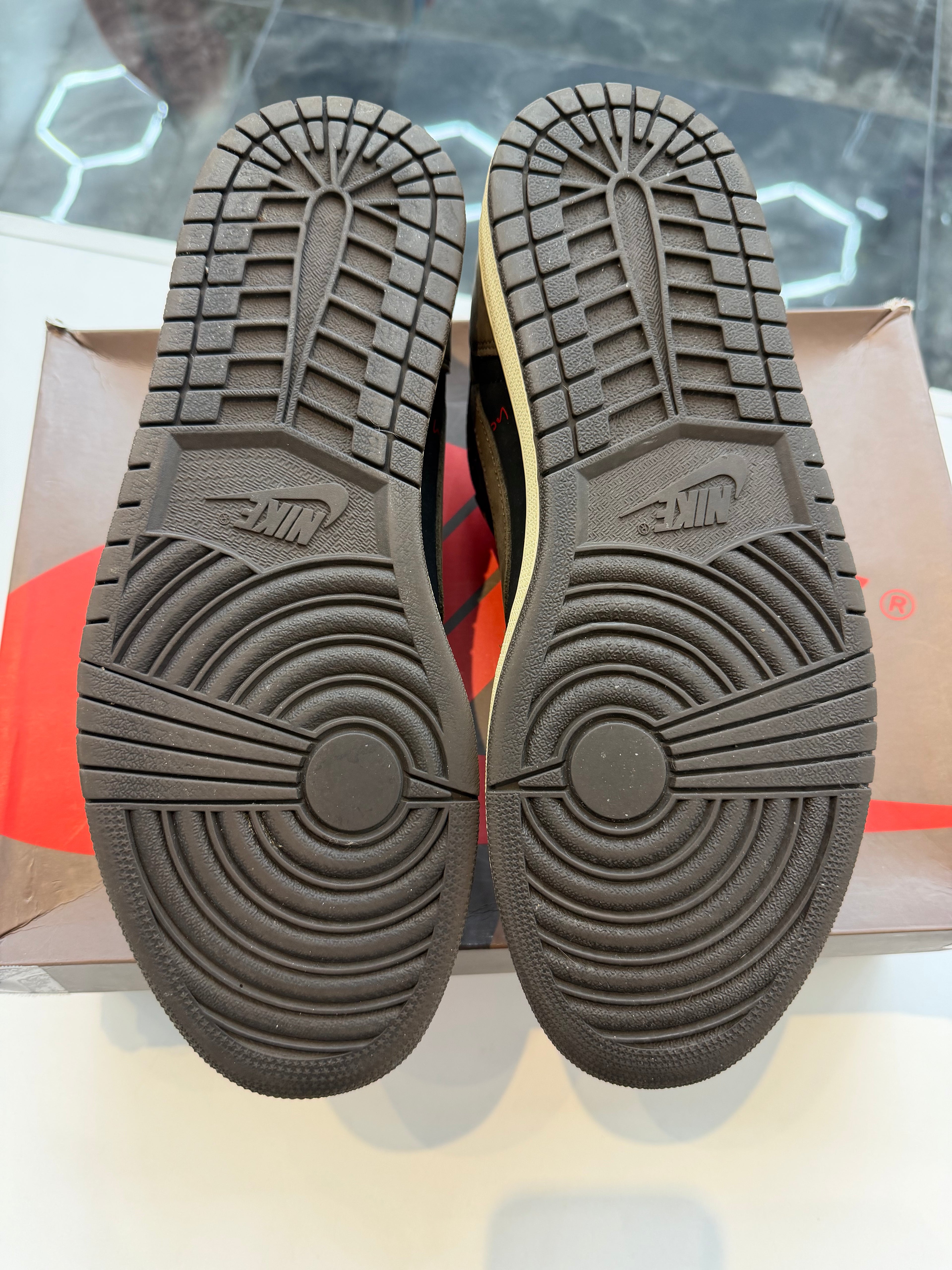 Jordan 1 Retro Low OG SP Travis Scott Mocha