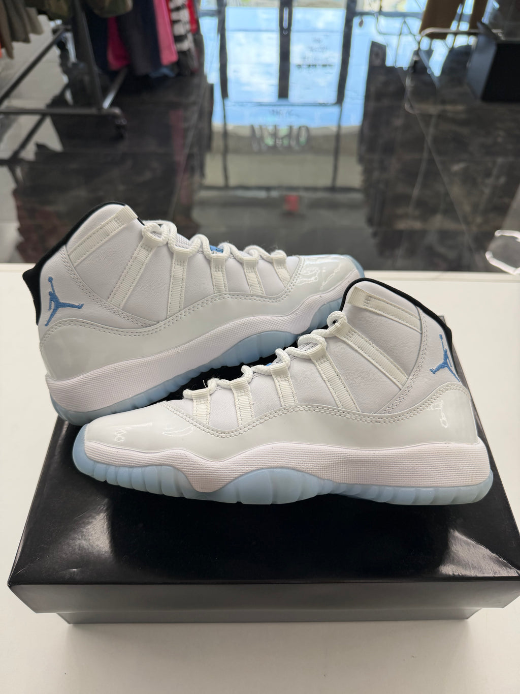 Jordan 11 Retro Legend Blue (2024) (GS)