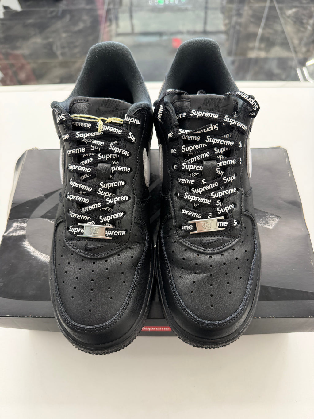 Nike Air Force 1 Low Supreme Black White