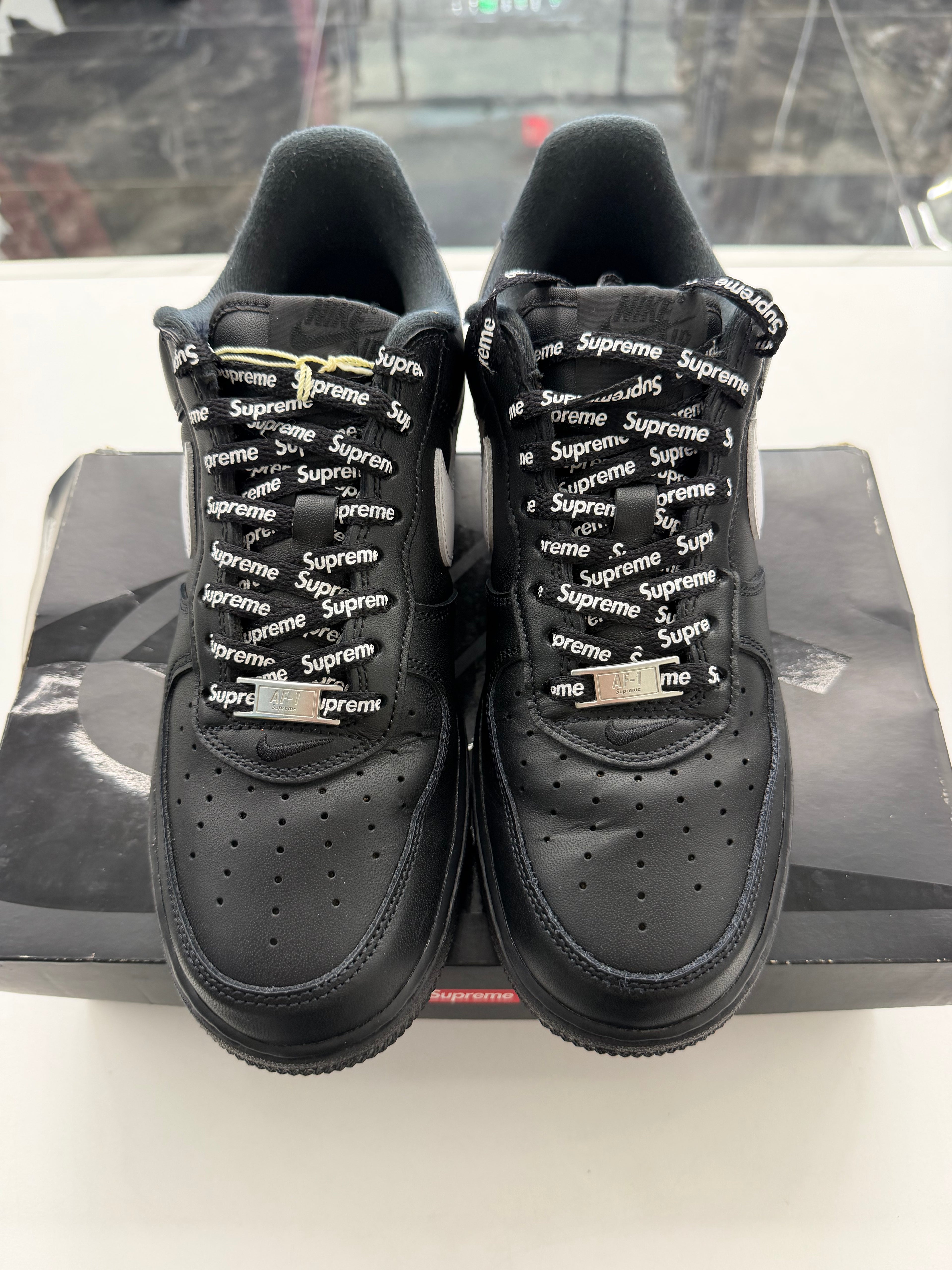 Nike Air Force 1 Low Supreme Black White