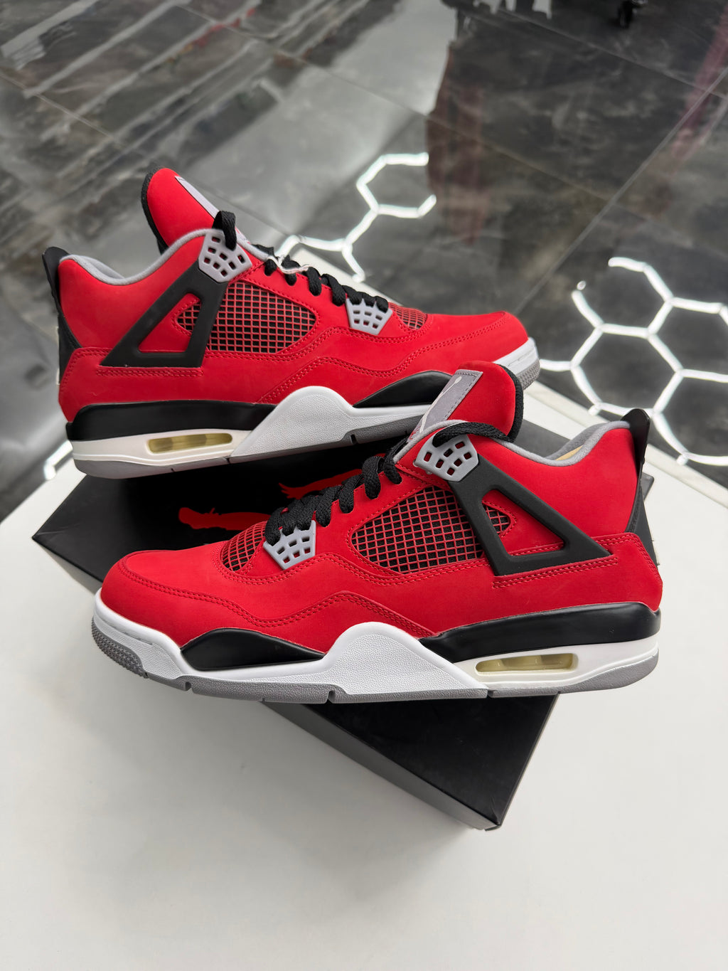 Jordan 4 Retro Toro Bravo