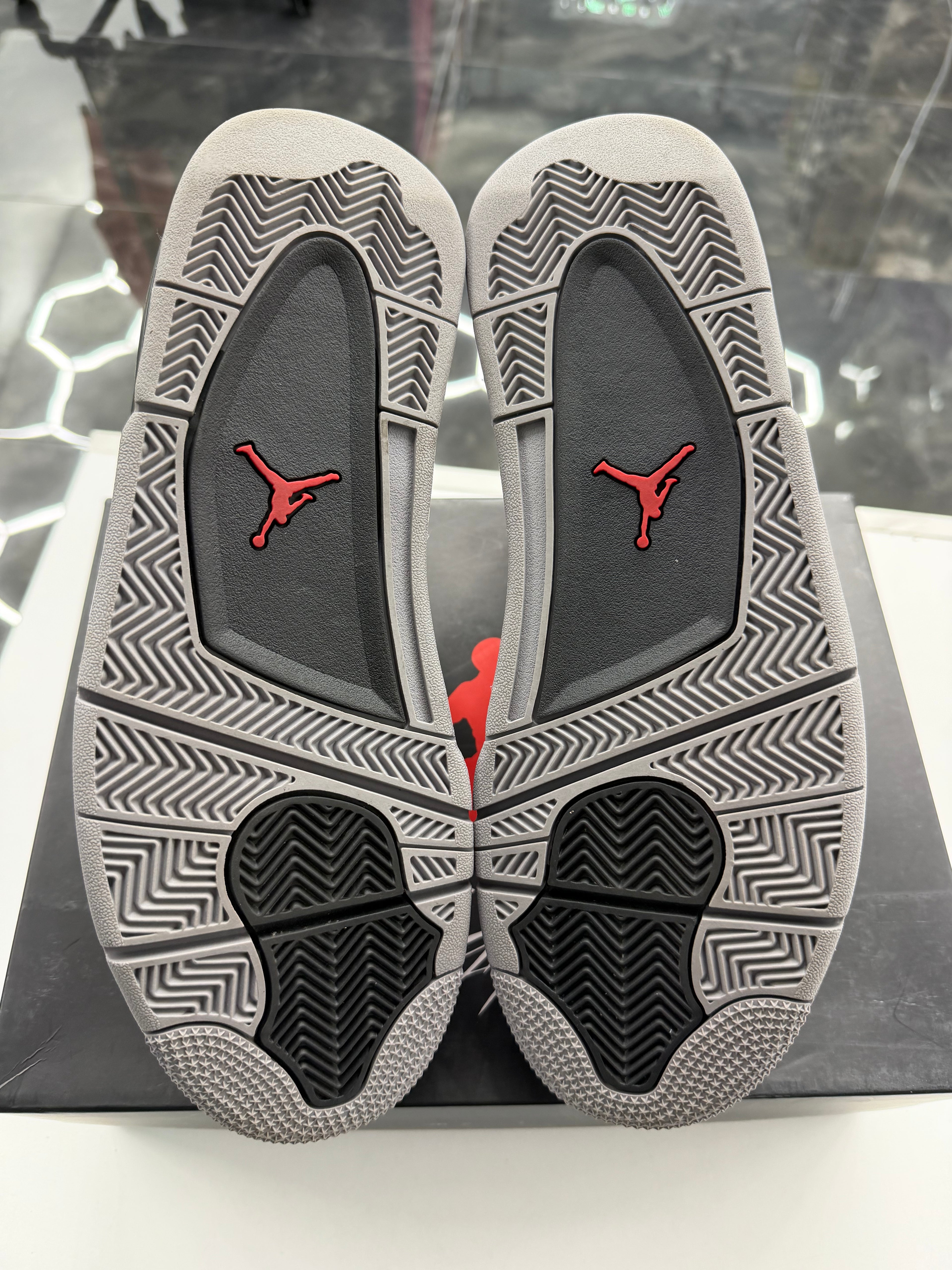 Jordan 4 Retro Toro Bravo