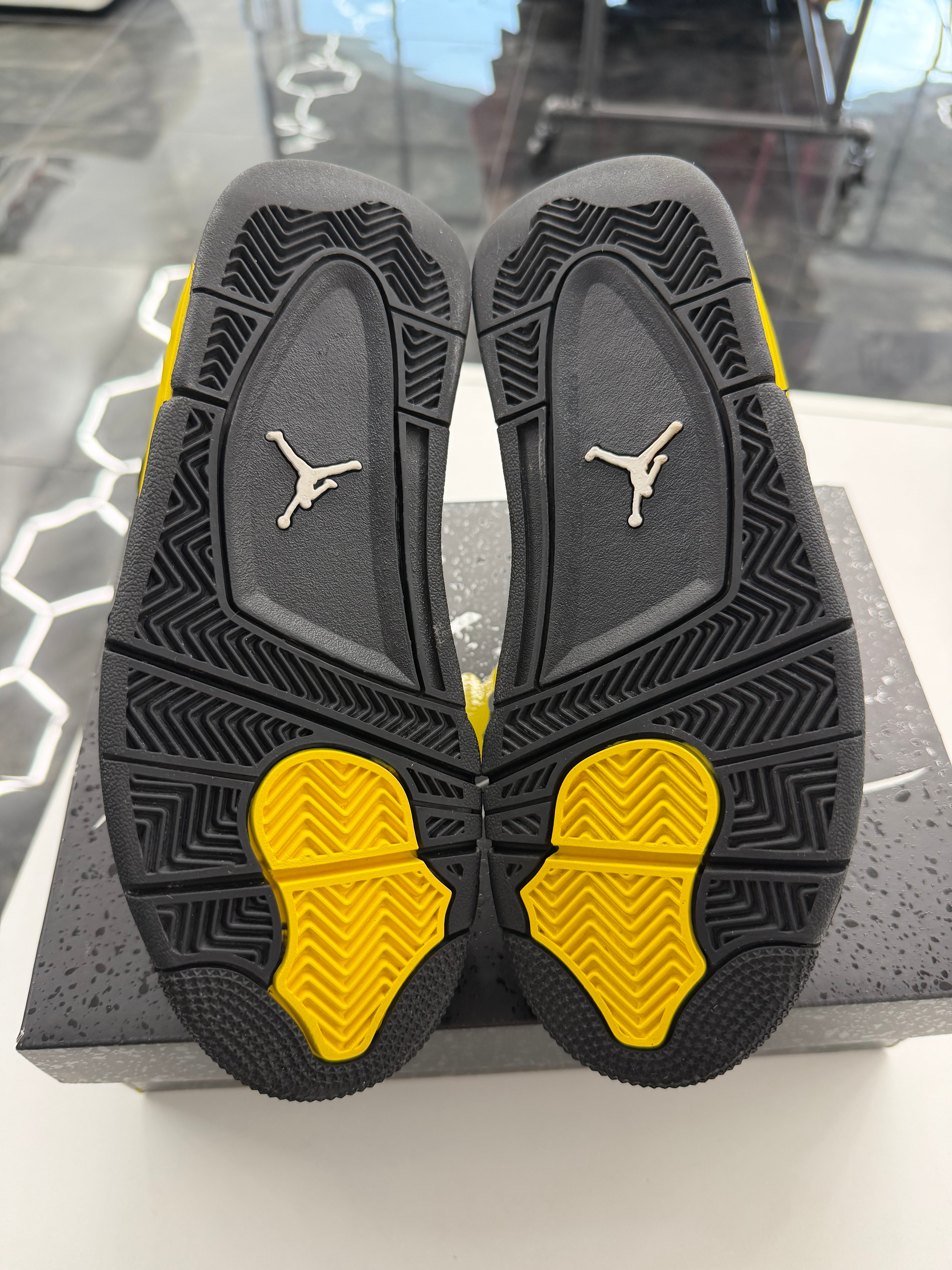 Jordan 4 Retro Thunder (2023) (GS)