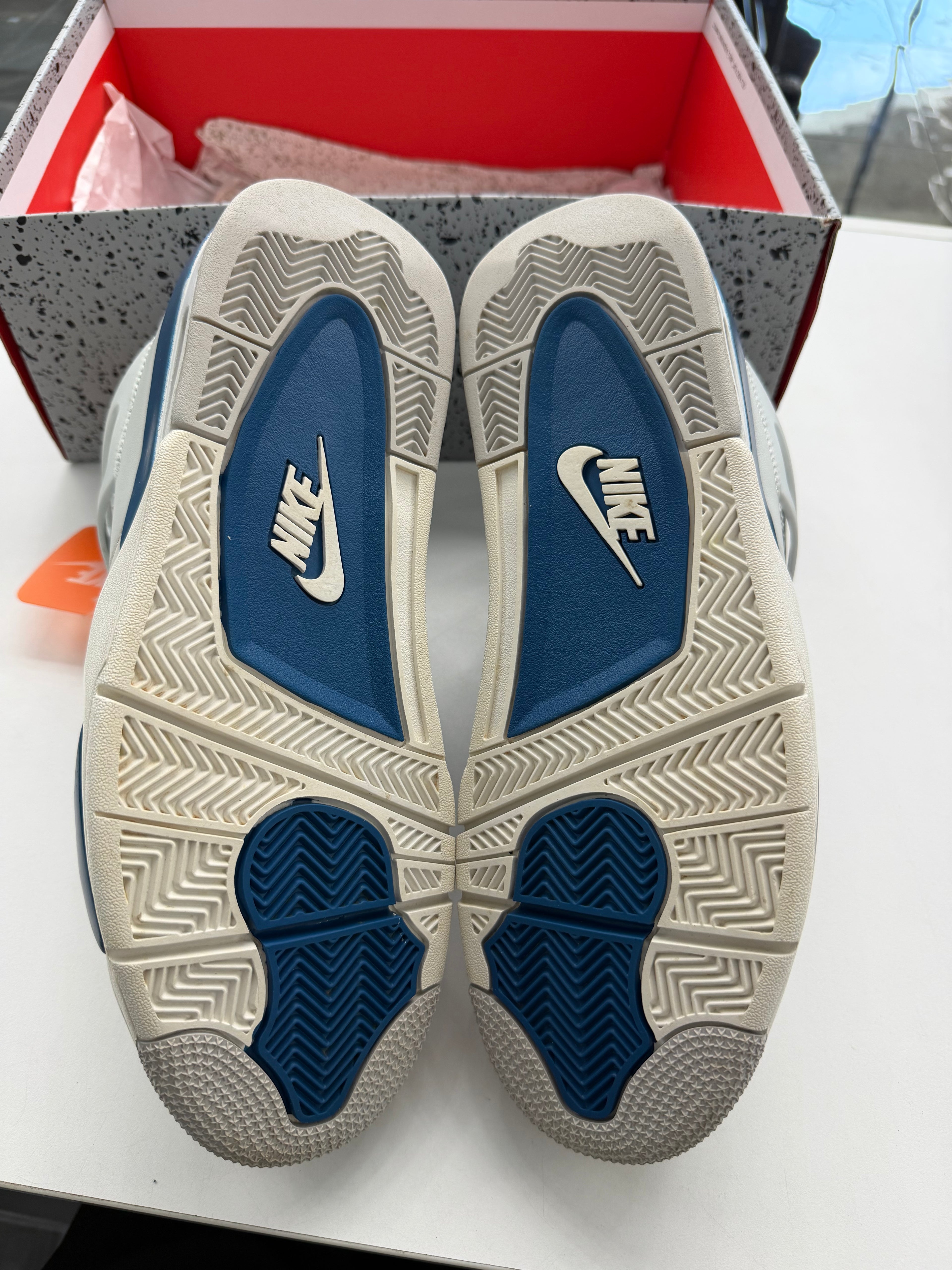 Jordan 4 Retro Military Blue (2024) (NO BOX LID)