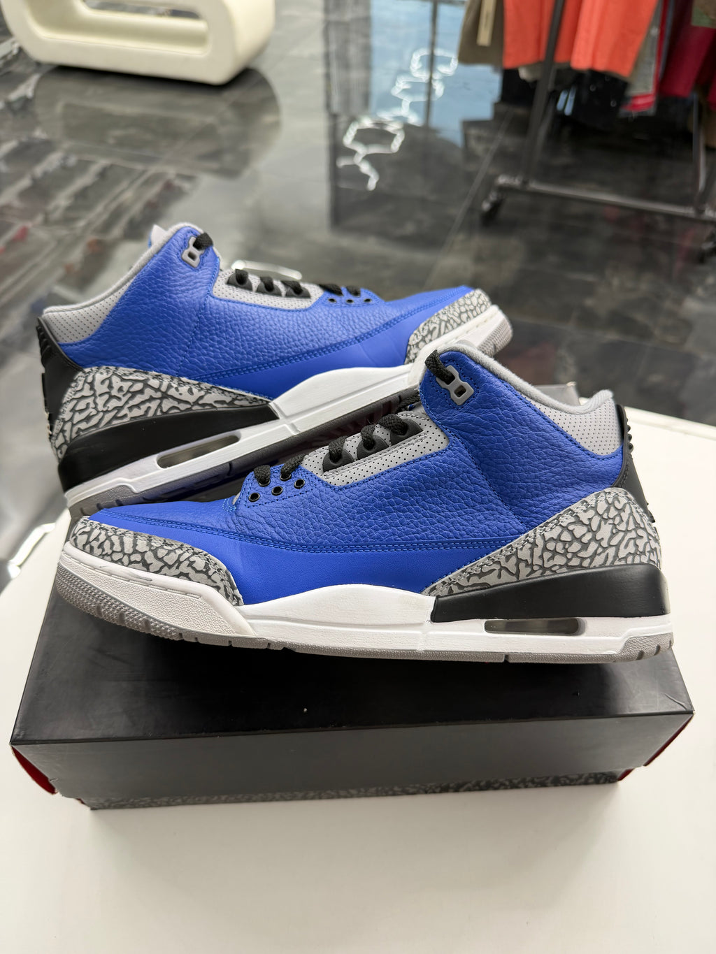 Jordan 3 Retro Varsity Royal Cement