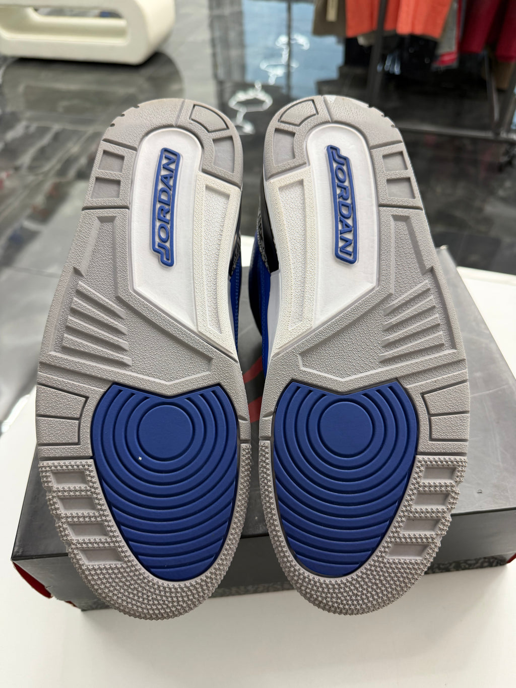 Jordan 3 Retro Varsity Royal Cement