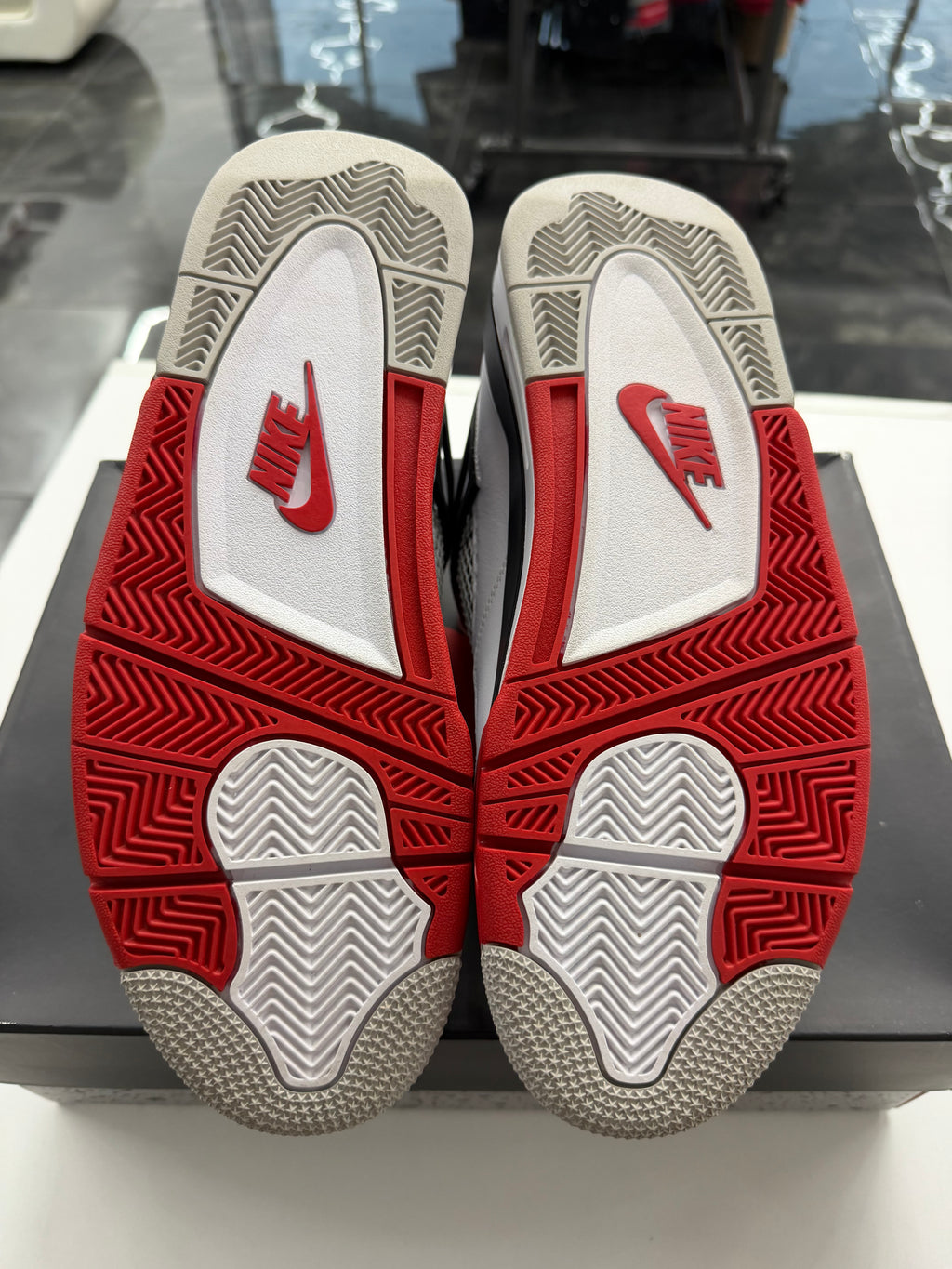 Jordan 4 Retro Fire Red (2020)