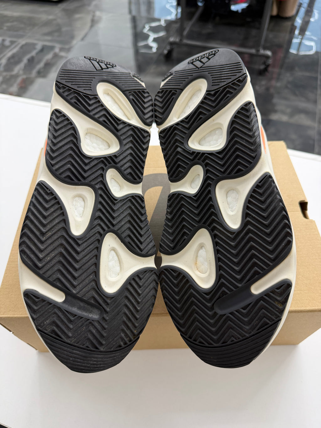 Adidas Yeezy Boost 700 Wave Runner