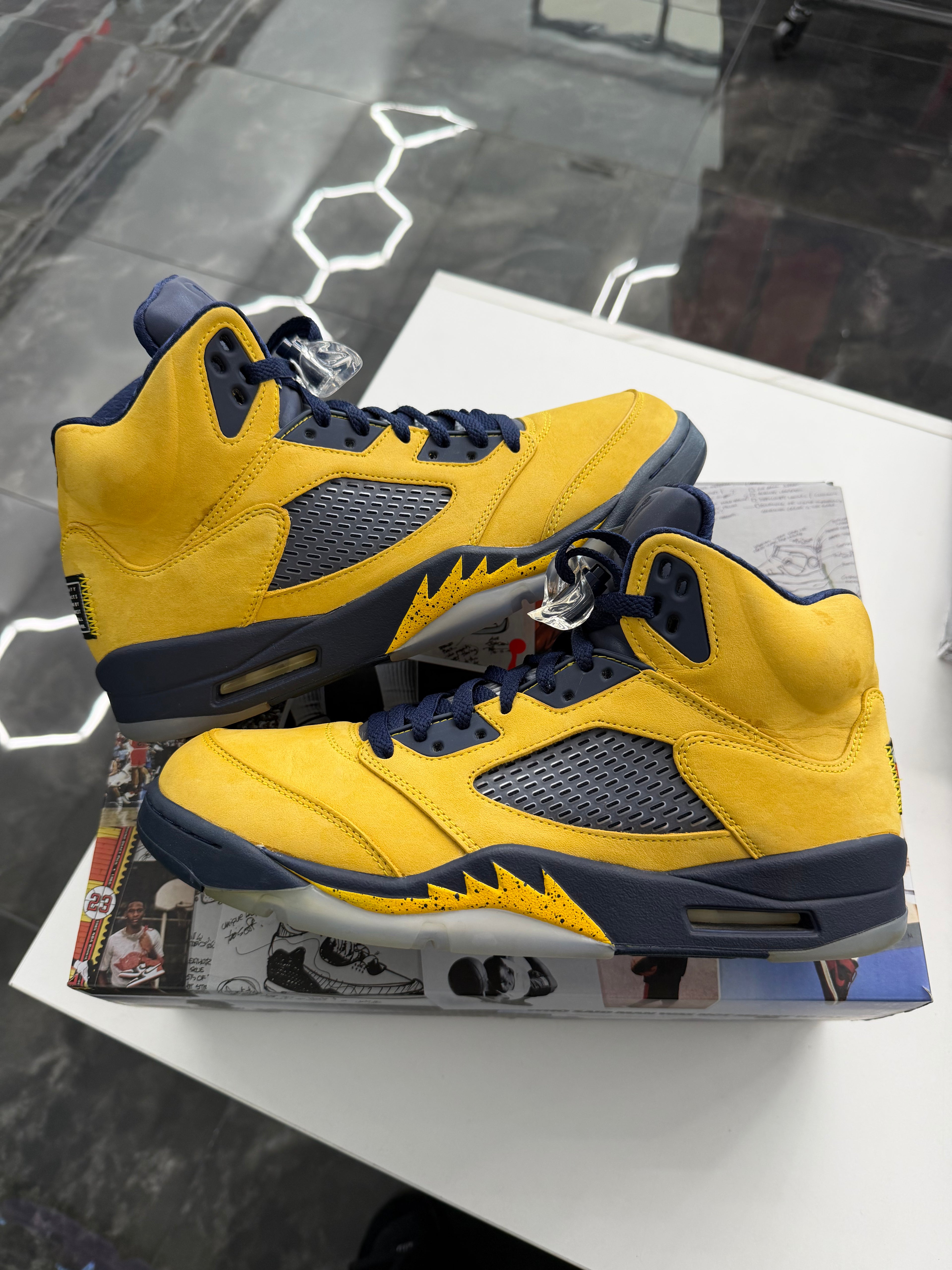 Jordan 5 Retro Michigan (2019)