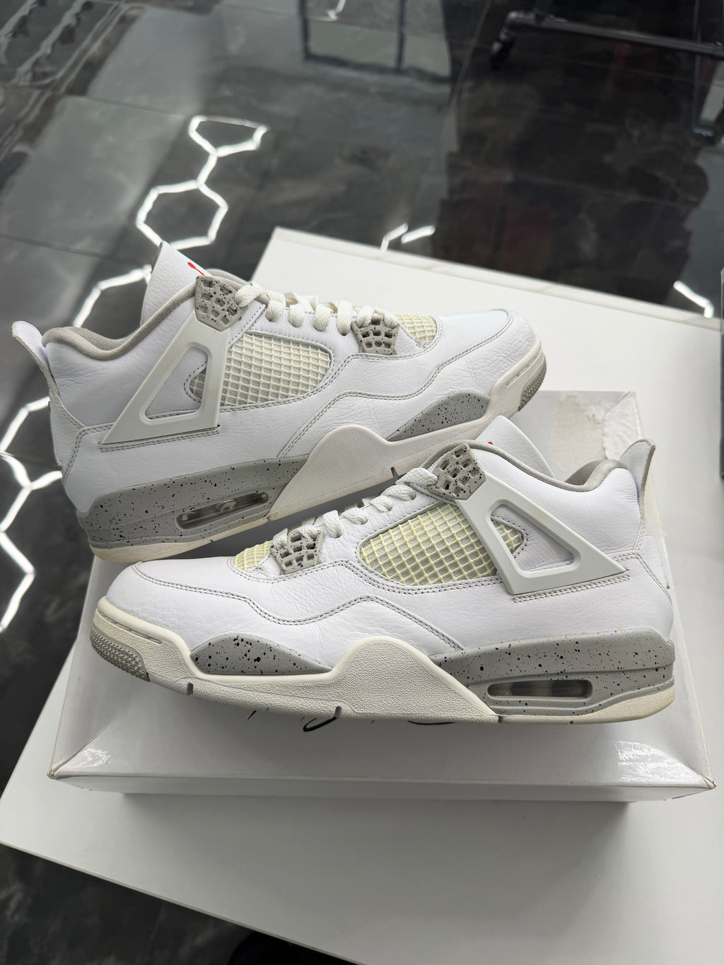 Jordan 4 Retro White Oreo (2021)
