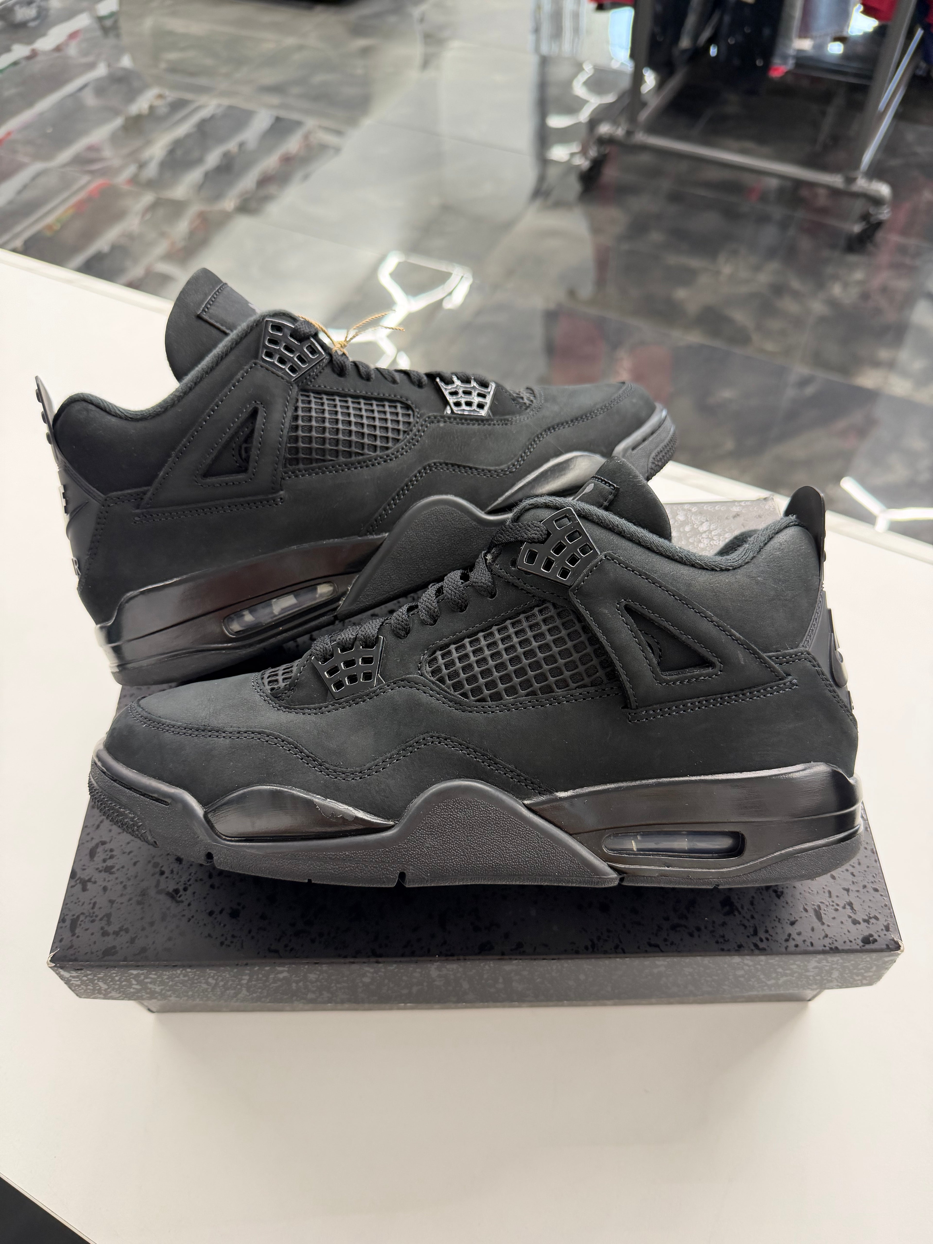 Jordan 4 Retro Black Cat (2025)