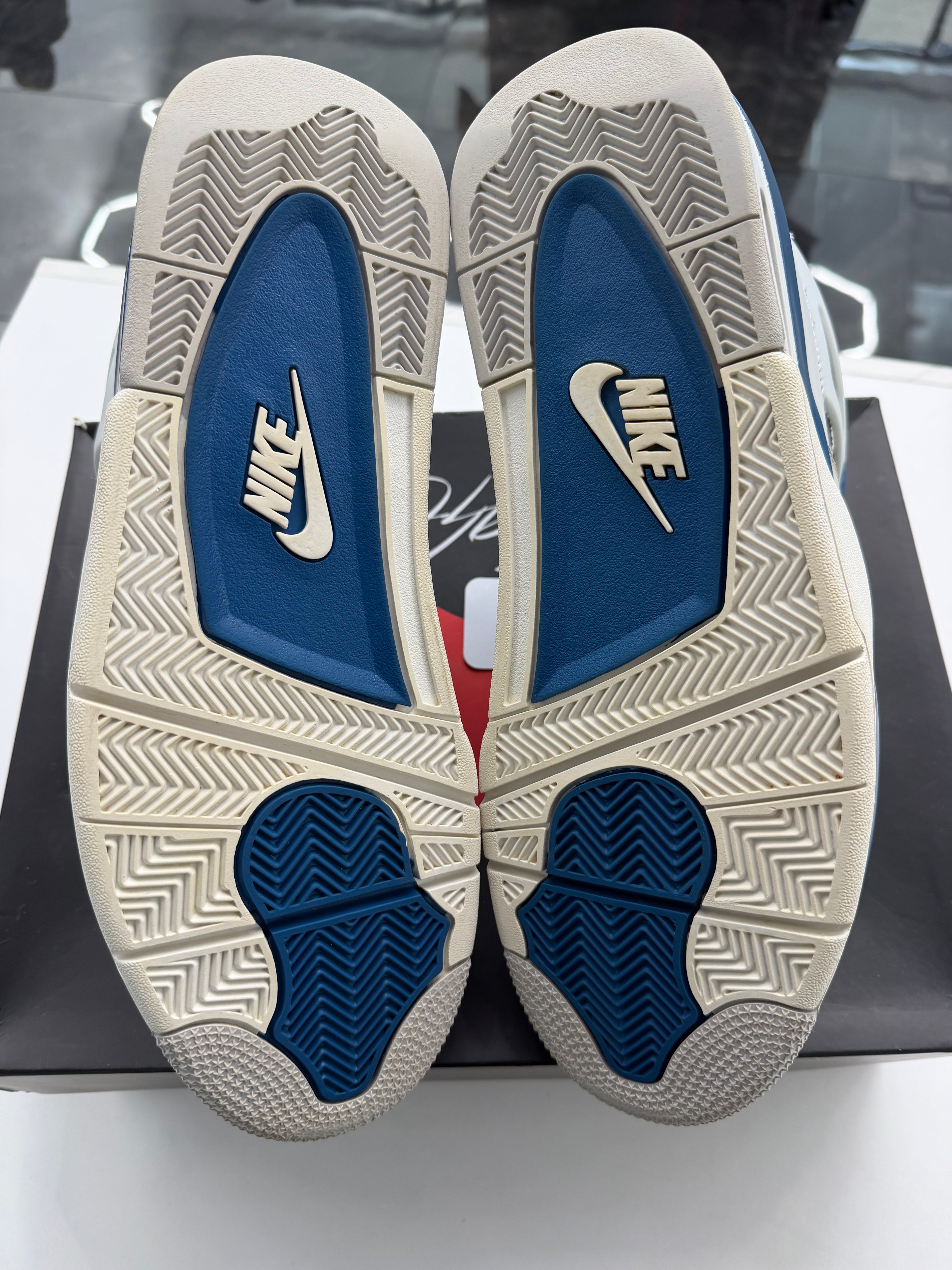 Jordan 4 Retro Military Blue (2024)