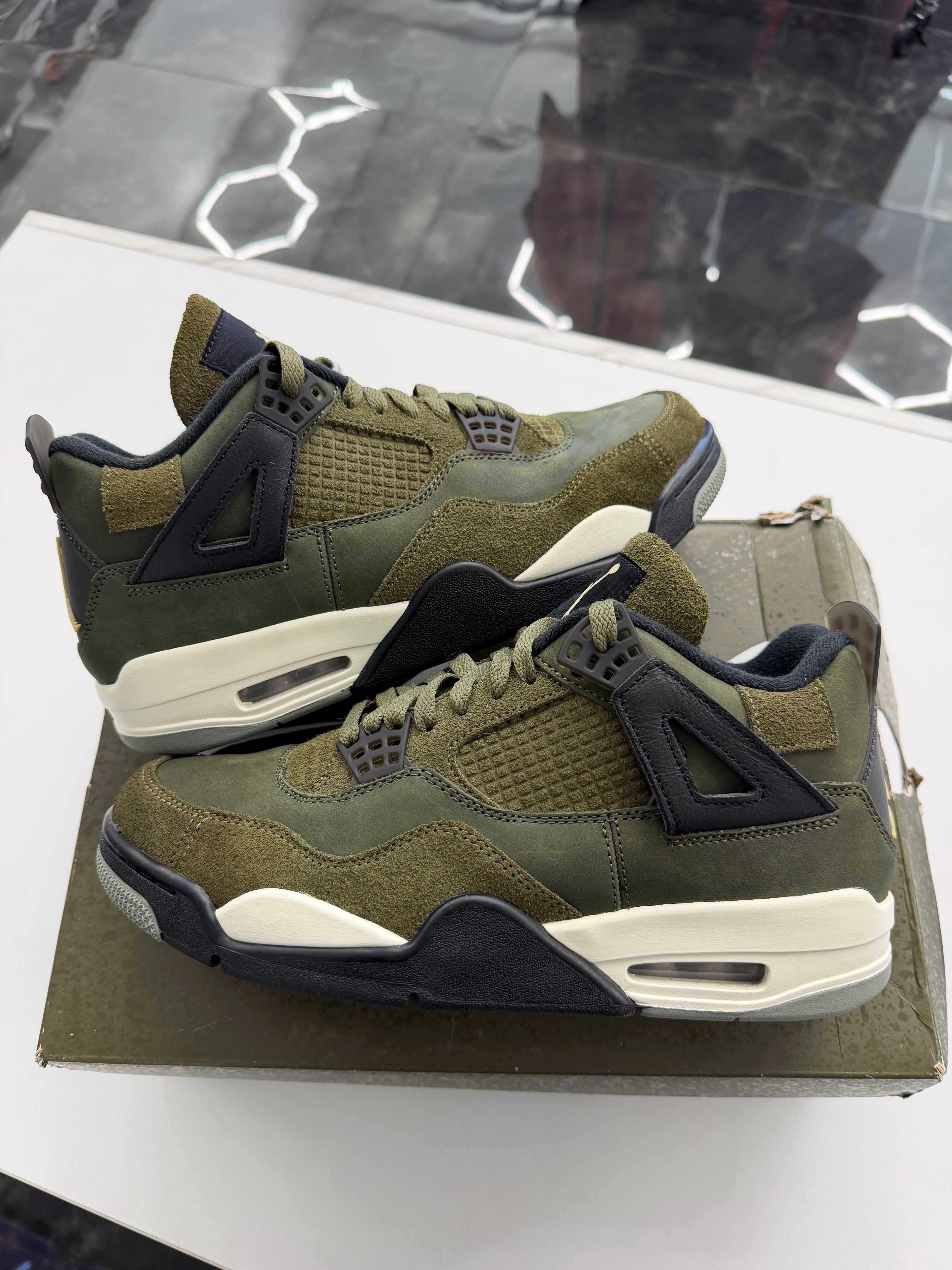 Jordan 4 Retro SE Craft Medium Olive