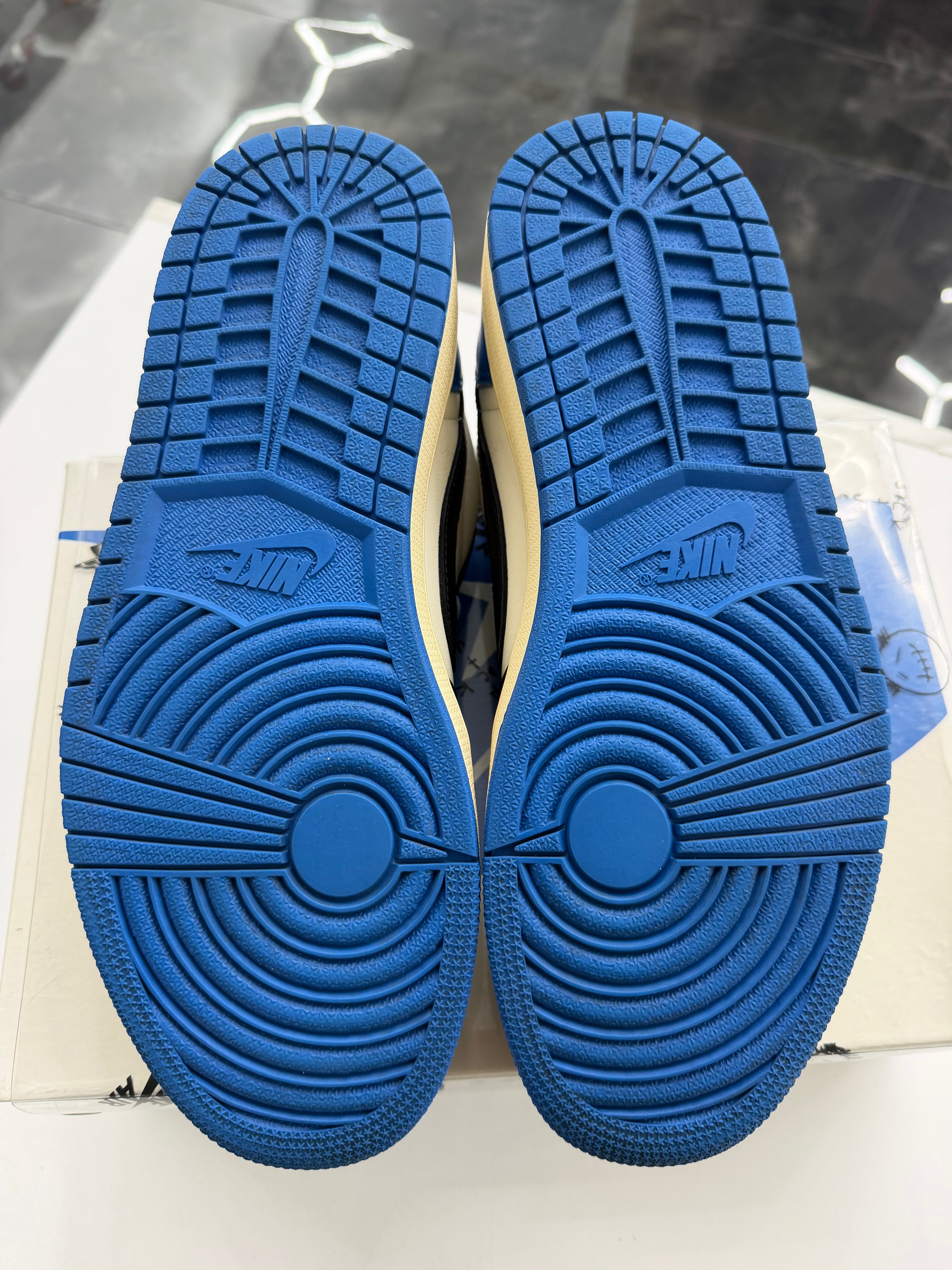 Jordan 1 Retro Low OG SP Fragment x Travis Scott
