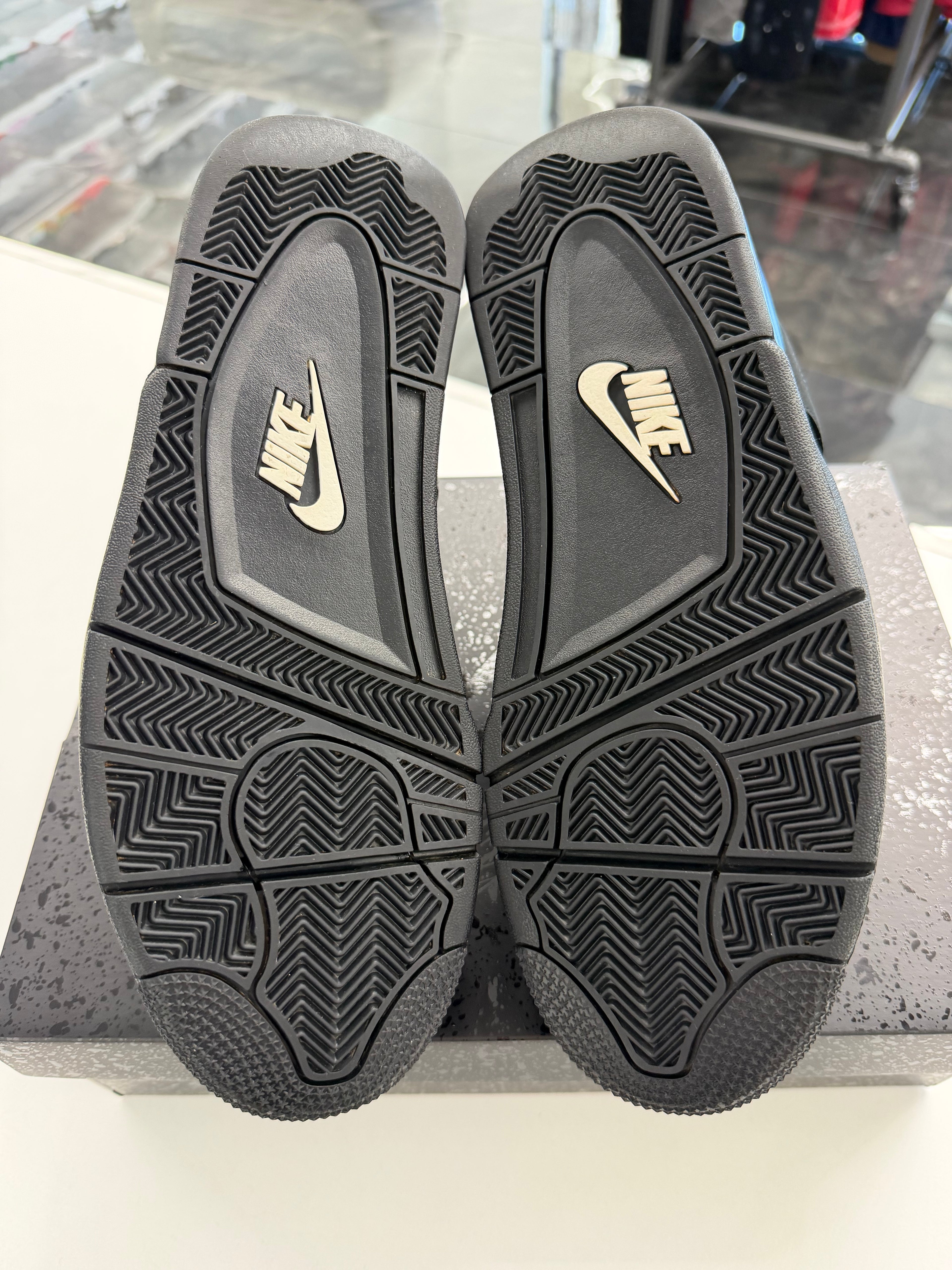 Jordan 4 Retro Black Cat (2025)