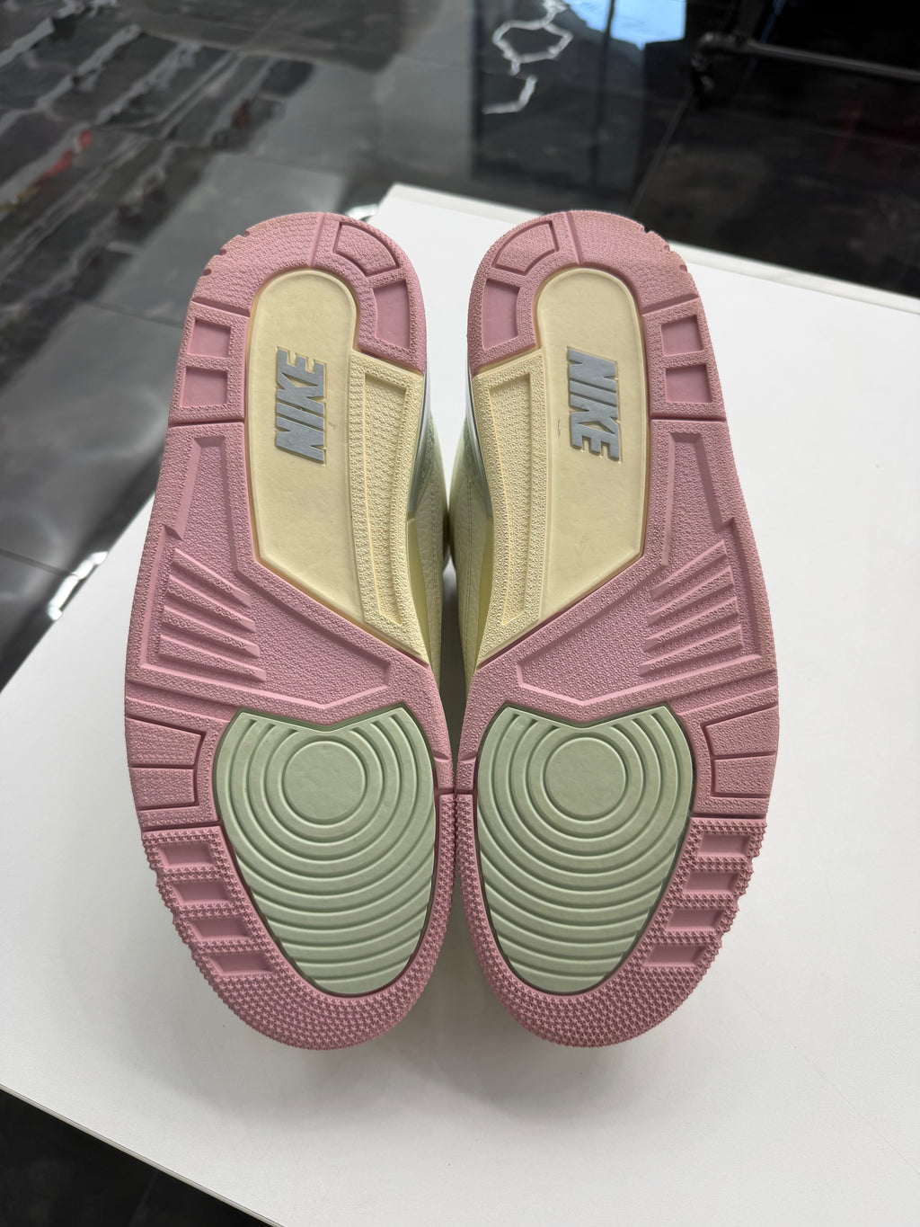 Jordan 3 Retro "Spring Is In The Air" (NO BOX)