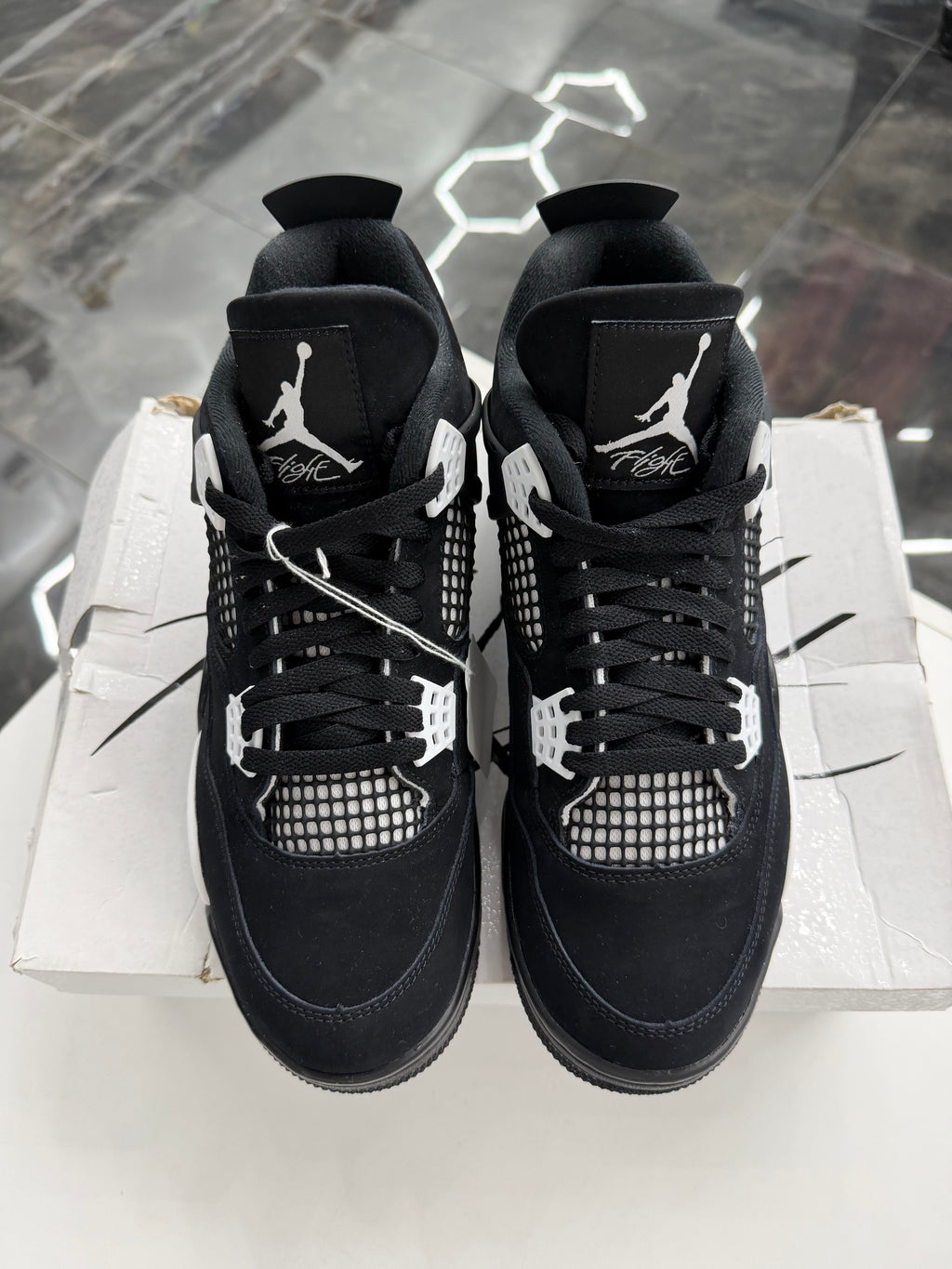 Jordan 4 Retro White Thunder