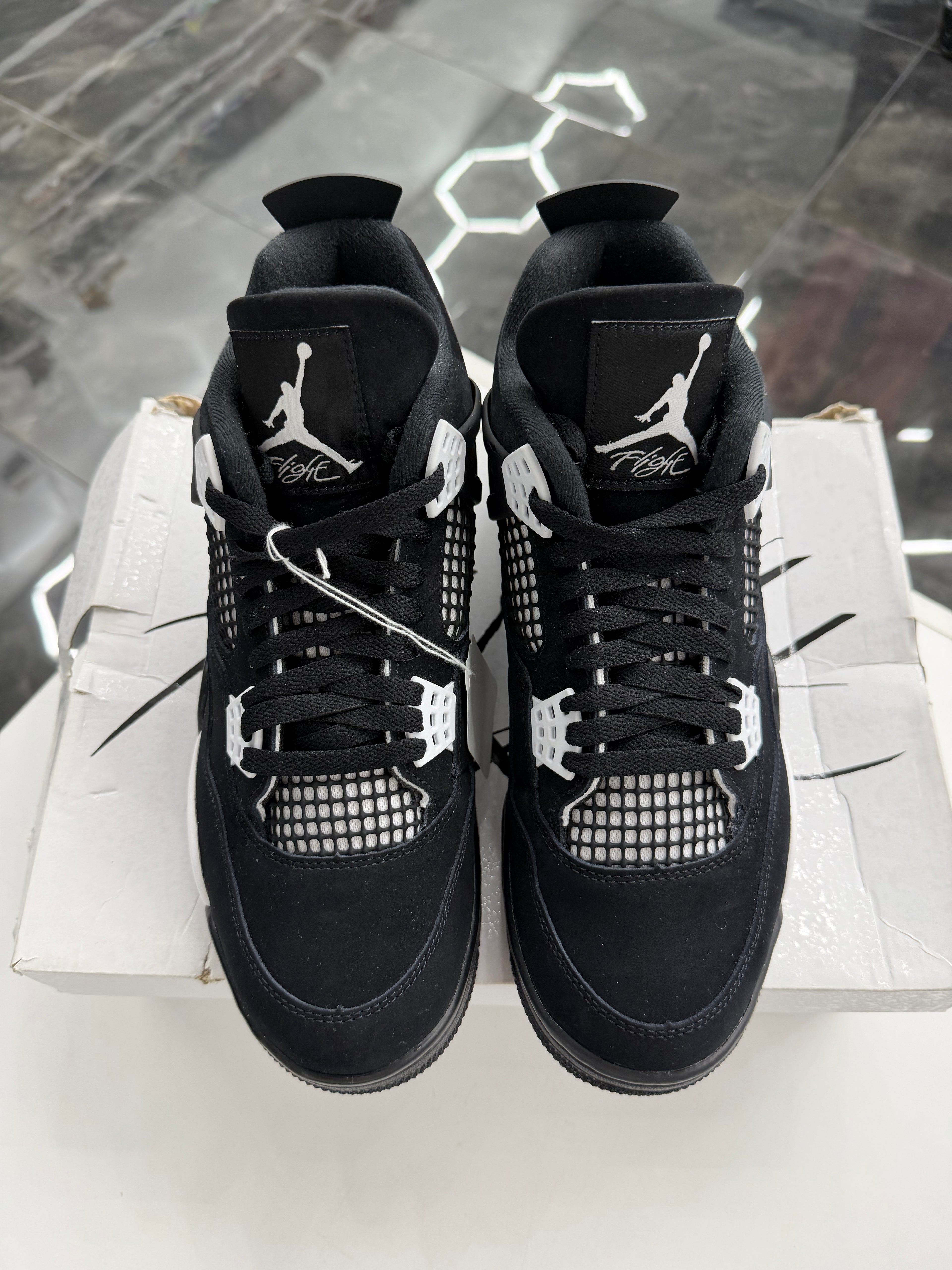 Jordan 4 Retro White Thunder