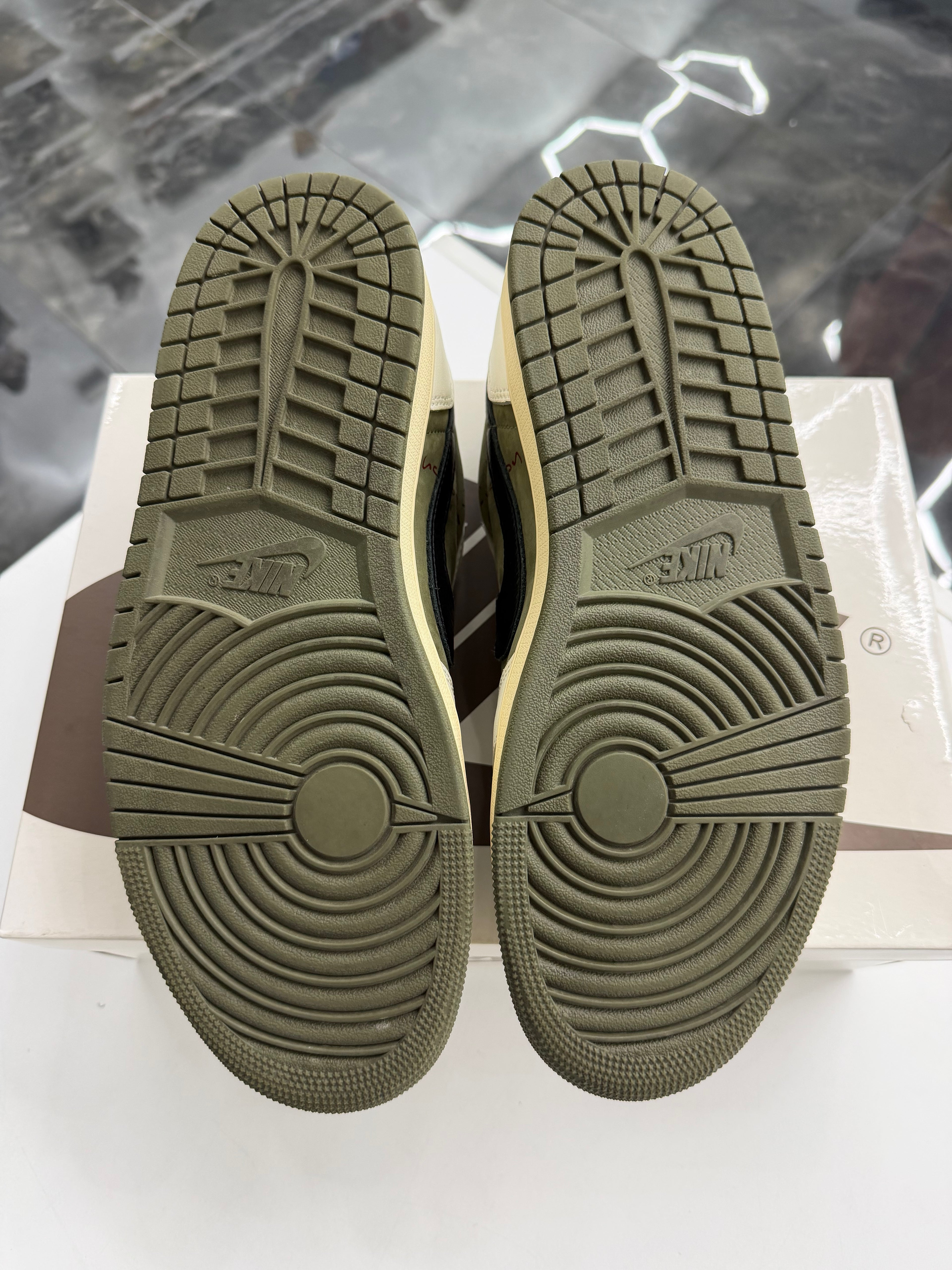 Jordan 1 Retro Low OG SP Travis Scott Medium Olive