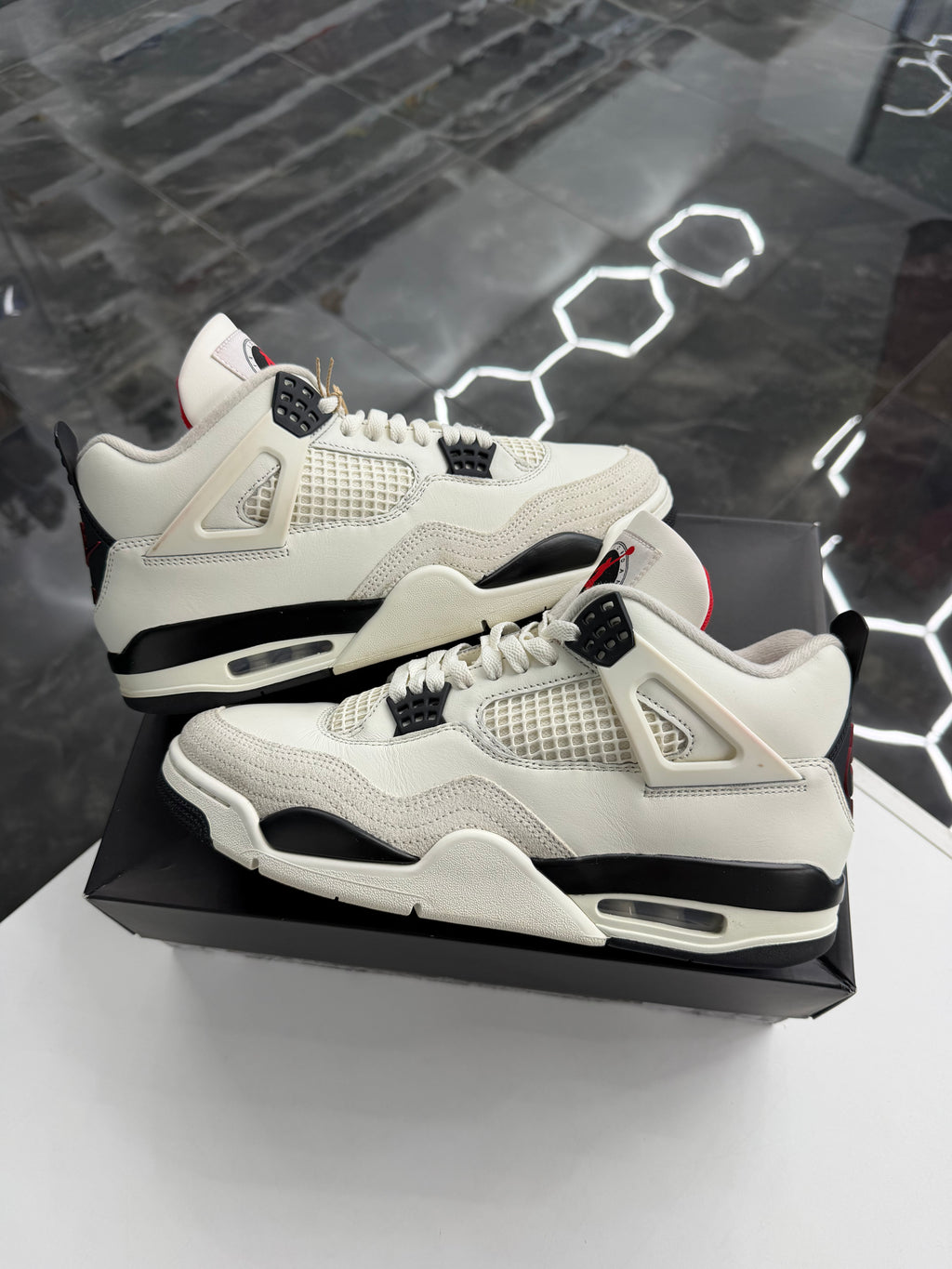 Jordan 4 Retro Flight Club