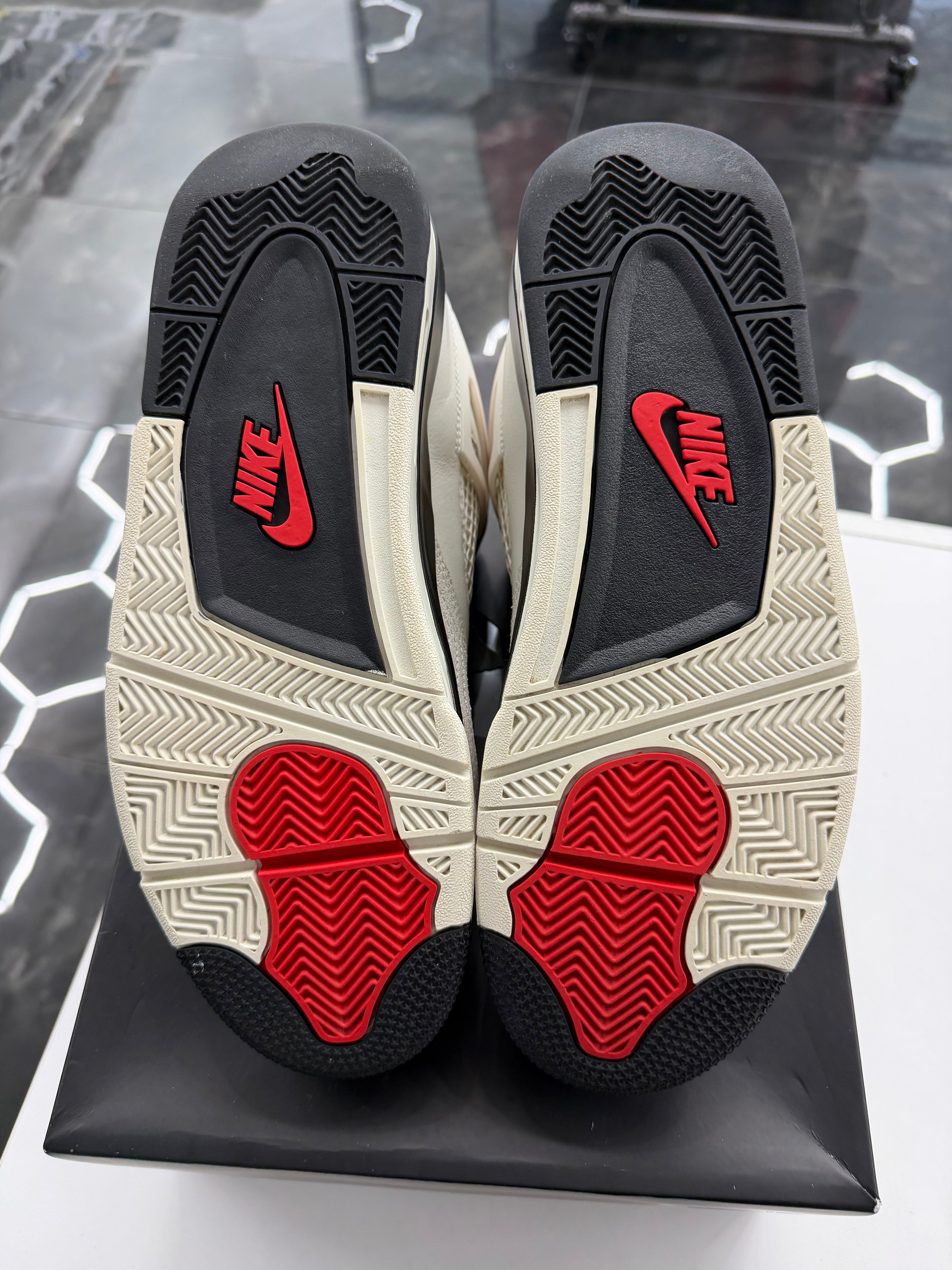 Jordan 4 Retro Flight Club