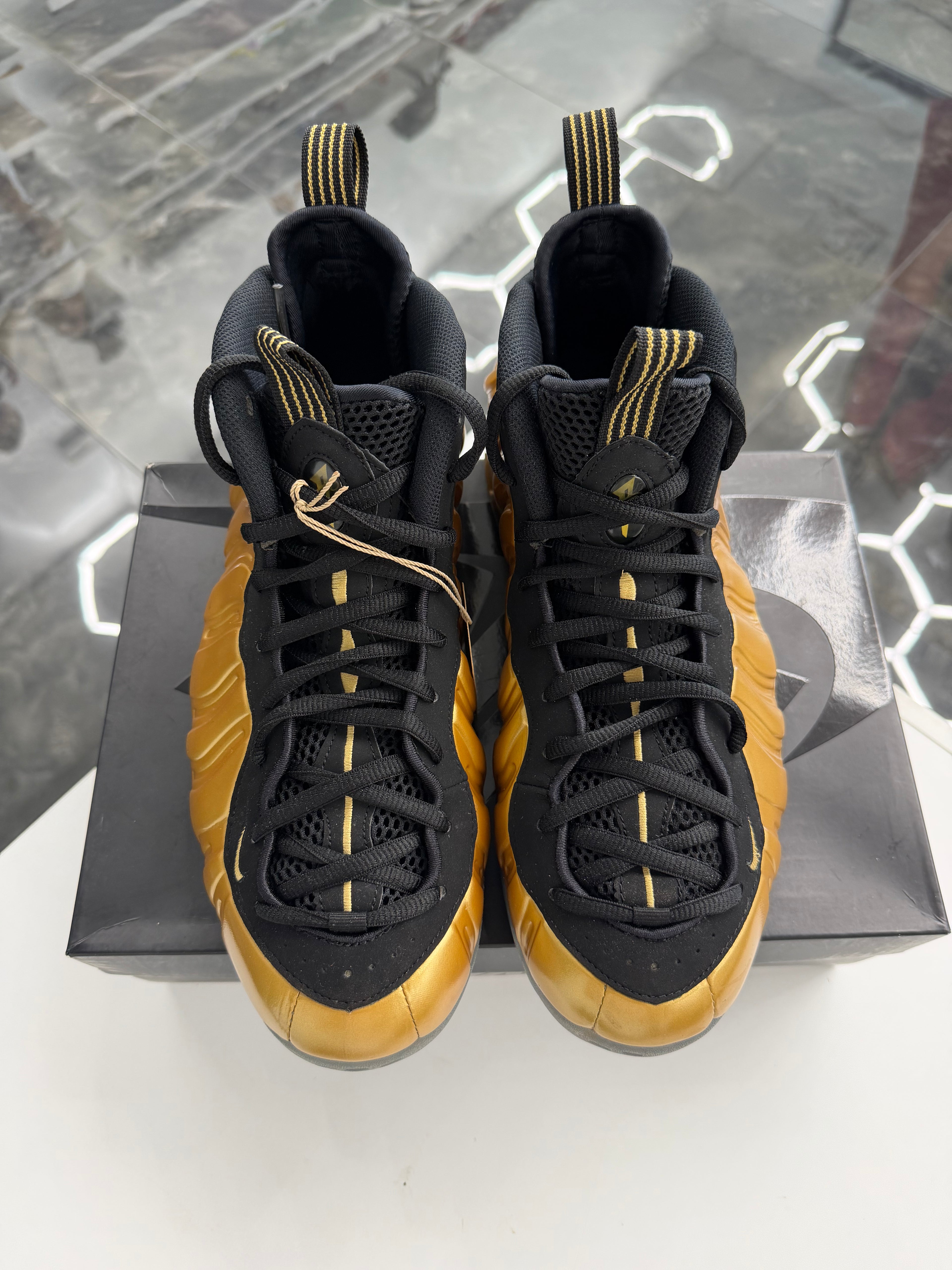 Nike Air Foamposite One Metallic Gold