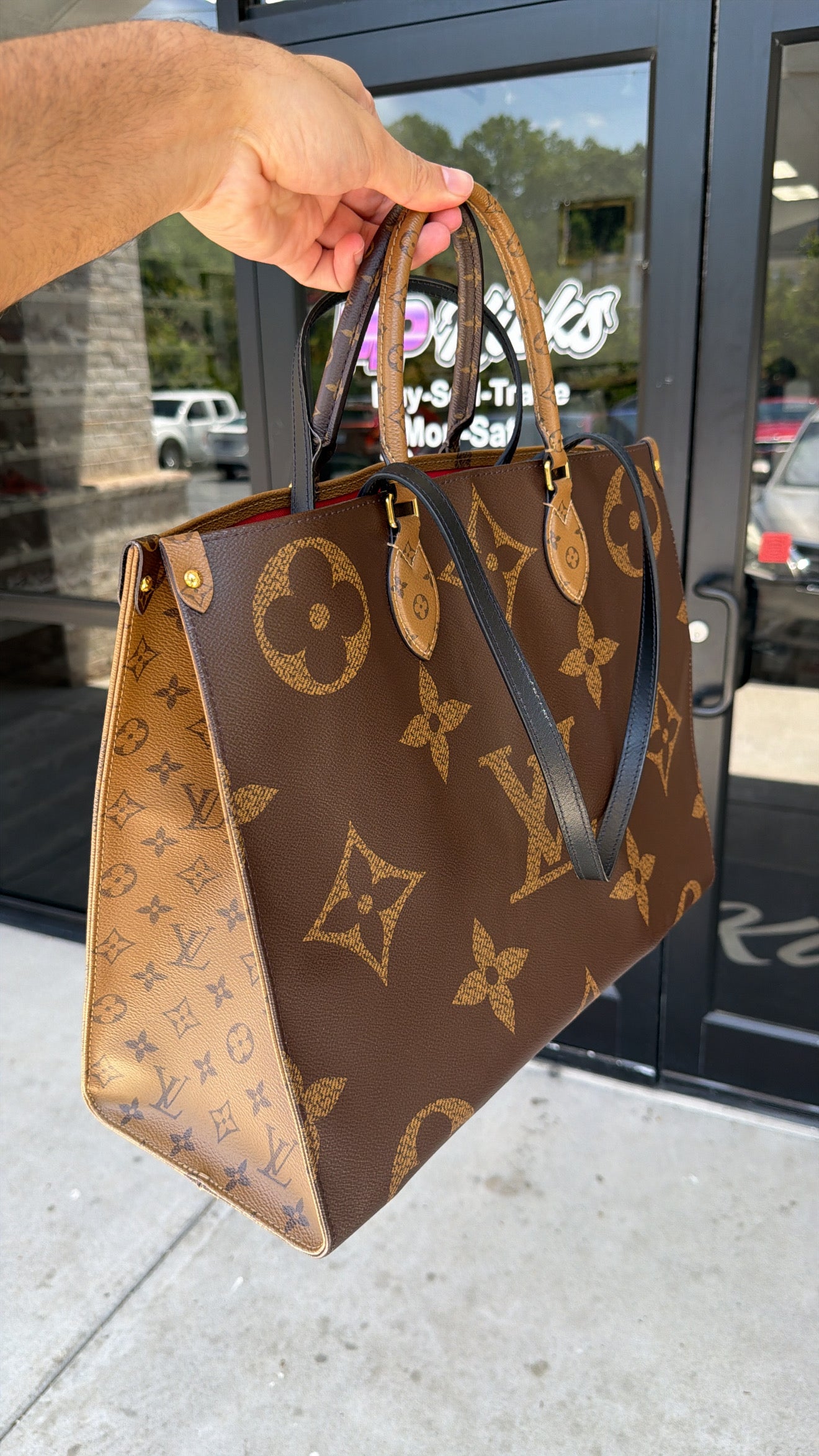 Louis Vuitton Onthego Monogram Giant Reverse MM Brown