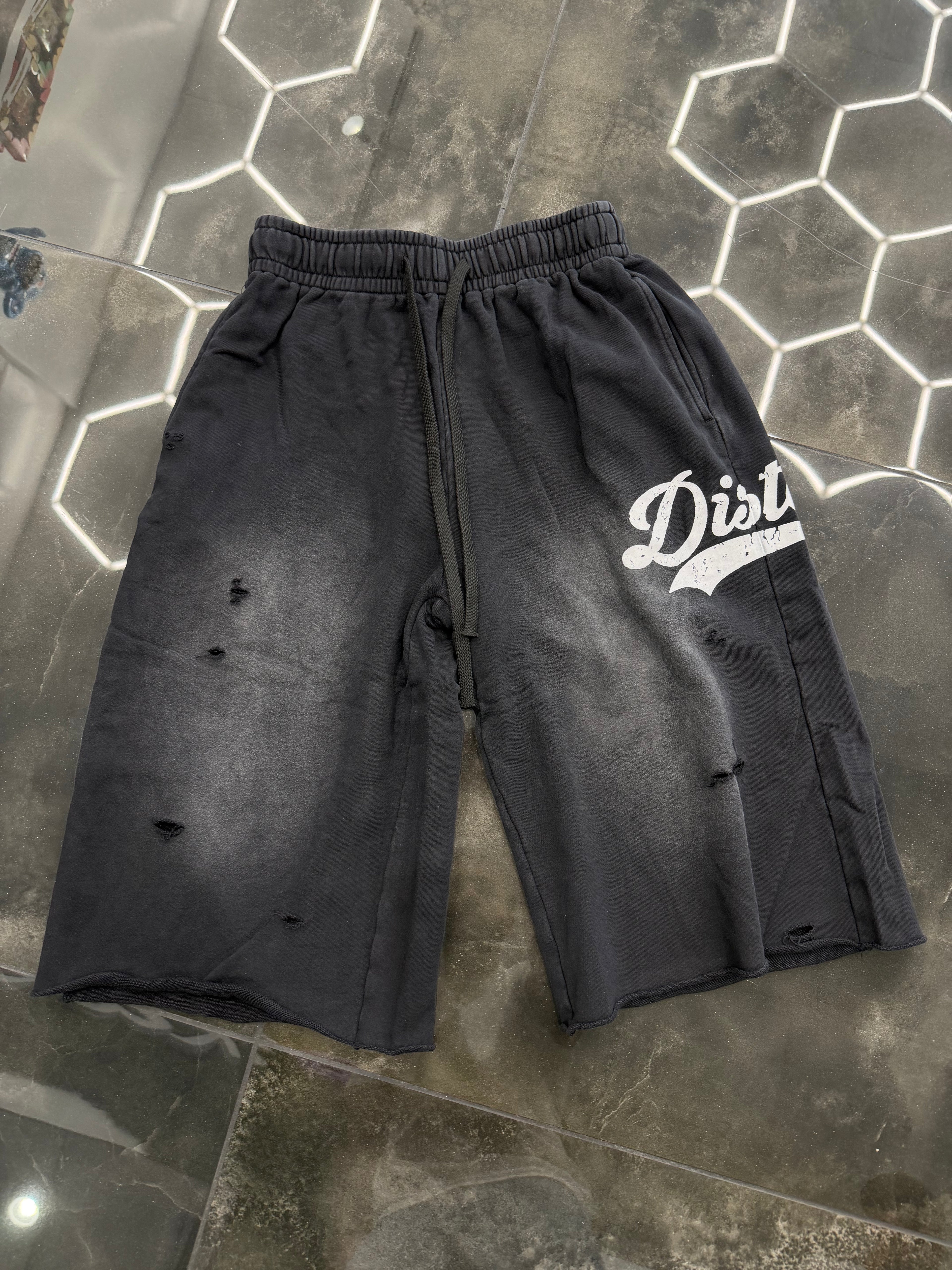 Distant studios sweatshorts black